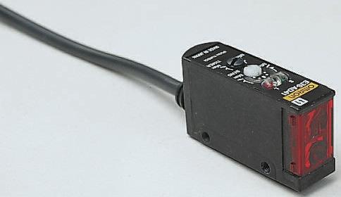 Produktfoto 1 von Omron E3S Kubisch Optischer Sensor, Durchgangsstrahl, Bereich 7 m, NPN Ausgang, M12 Steckverbinder