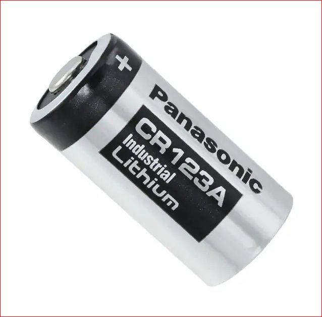 Produktfoto 1 von Panasonic CR123A CR123A Batterie, 3V / 1.4Ah LiMnO2, Lötanschluss 17 x 34.5mm