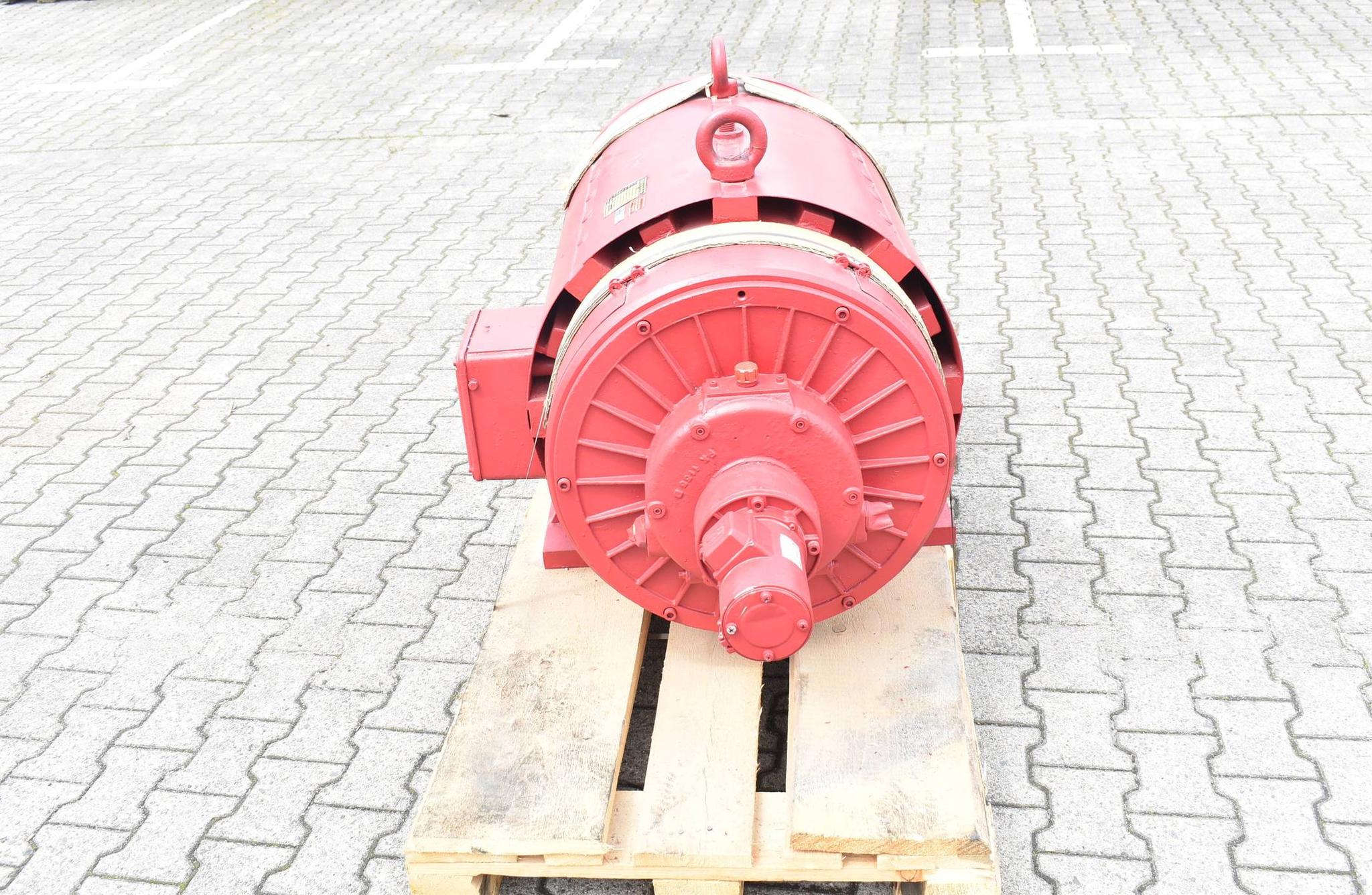 Produktfoto 1 von Kessler KG. Motor 800/1600rpm 54kW 380V ( M0 6188/1 ) inkl. Tacho GMP 1,0 LS-7