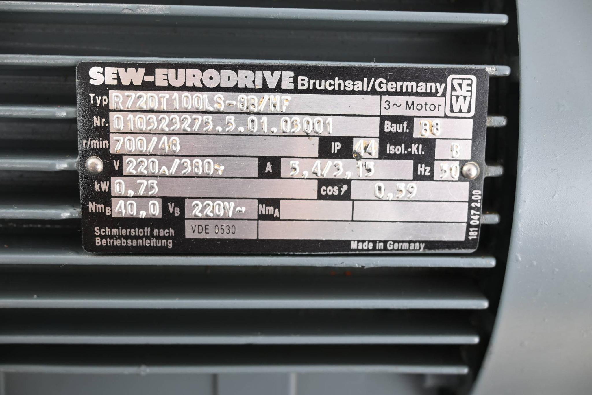 Produktfoto 1 von SEW Eurodrive Getriebemotor R72DT100LS-8B/HF ( R72 DT100LS-8B/HF ) 0,75kW