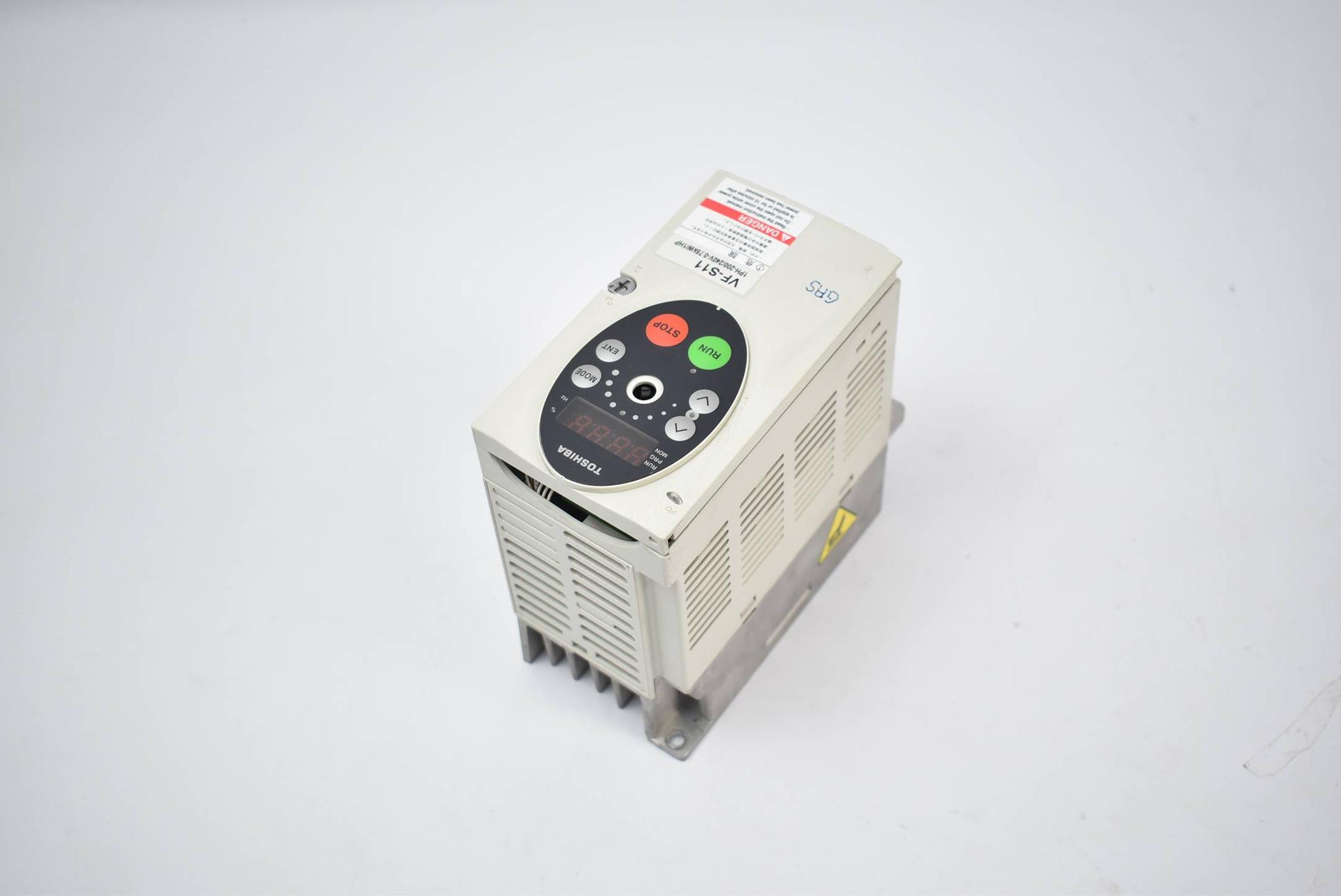 Produktfoto 1 von Toshiba VF-S11 Transistor Inverter VFS11S-2007PL-WP(1) 0.75kW-1.8kVA-1HP