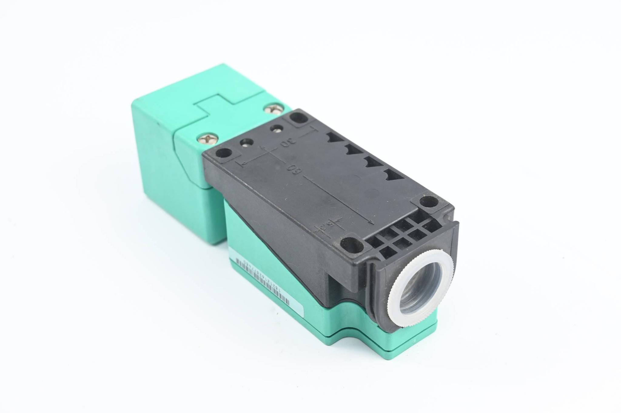 Produktfoto 1 von Pepperl+Fuchs Induktiver Sensor NJ30+U1+A2 ( 27822S + 08272S + 84284 )