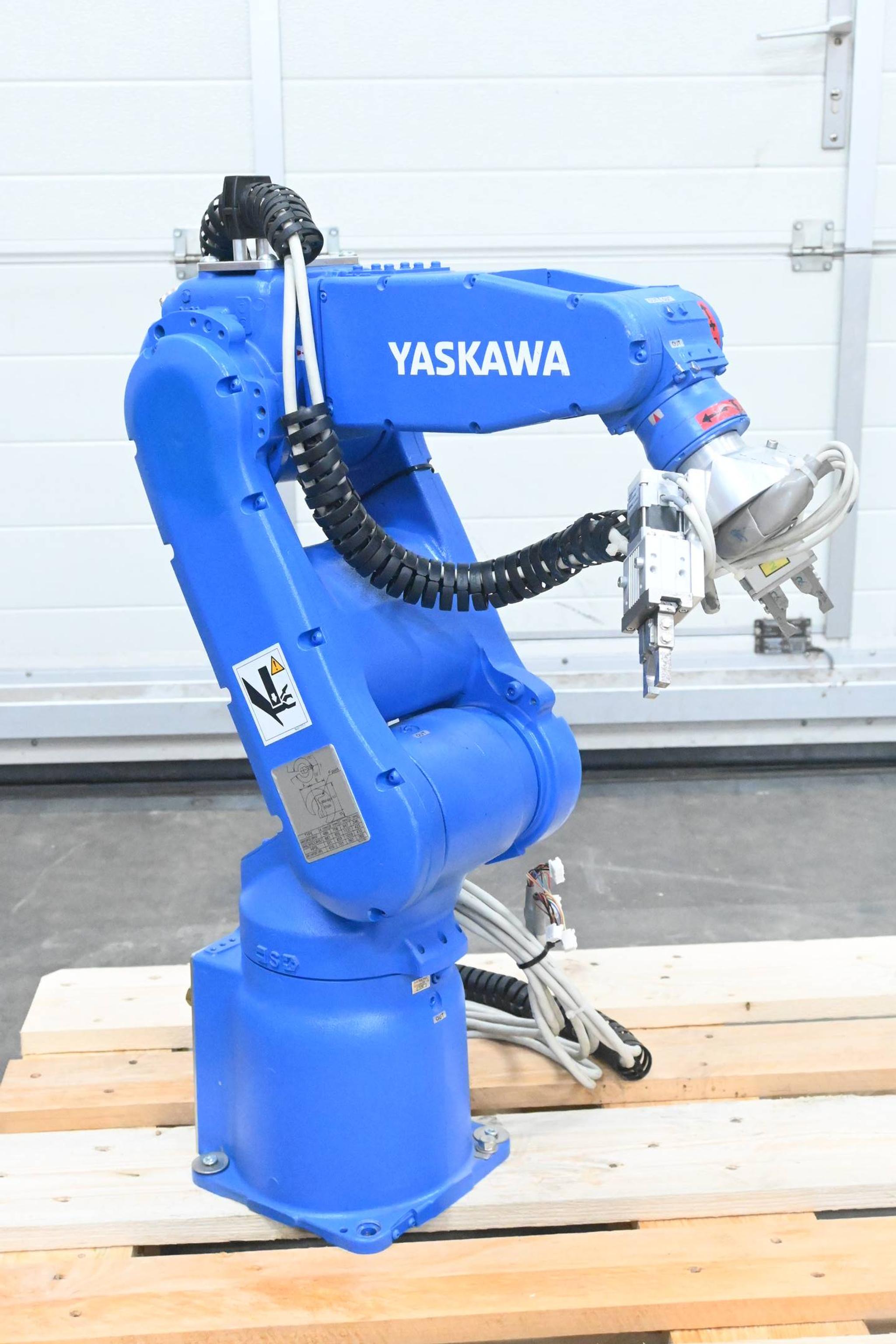 Produktfoto 1 von Yaskawa Roboter MOTOMAN-MH5F ( YR-MH0005F-A12 ) inkl Yaskawa Schaltschrank FS100