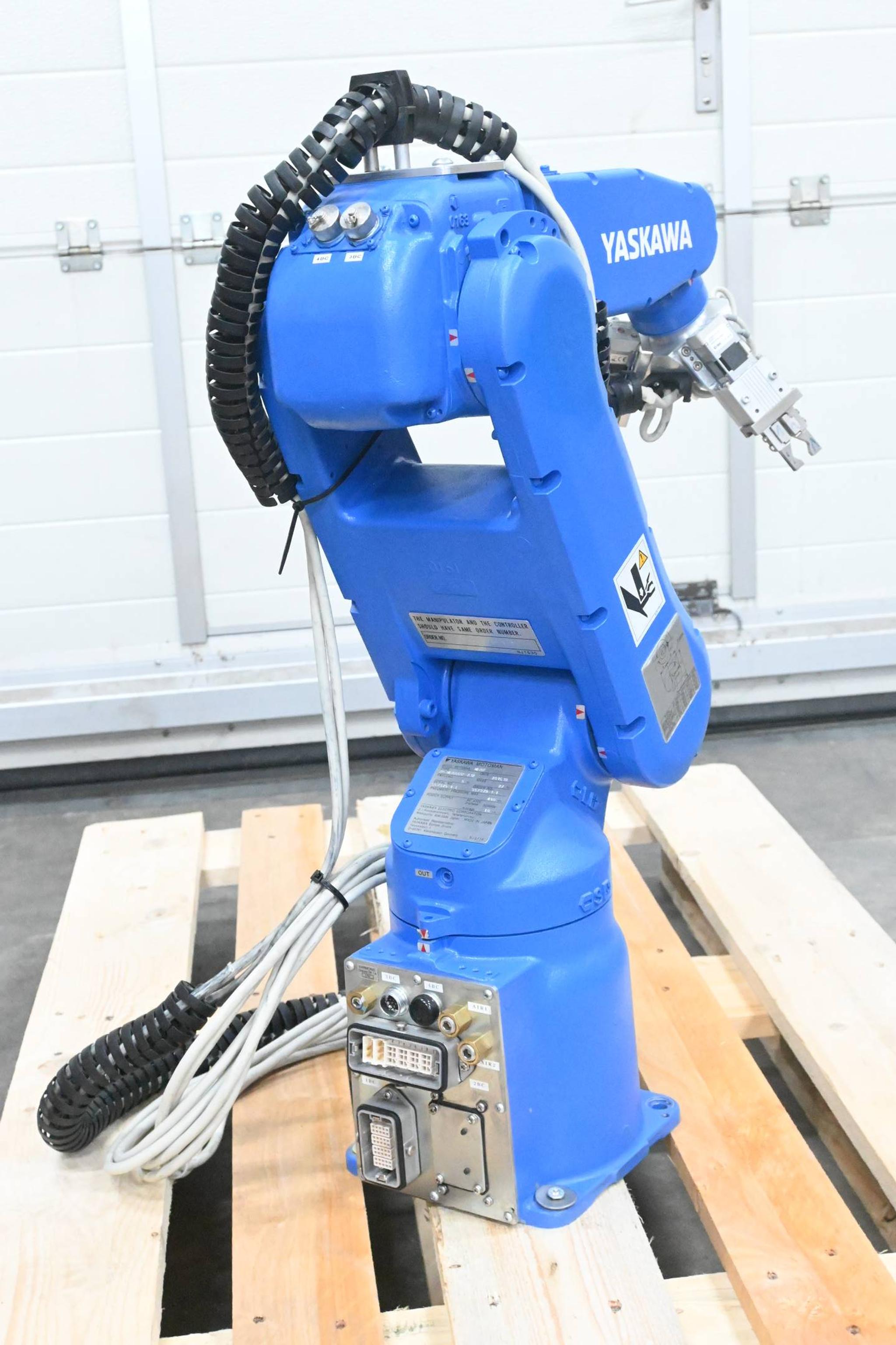 Produktfoto 4 von Yaskawa Roboter MOTOMAN-MH5F ( YR-MH0005F-A12 ) inkl Yaskawa Schaltschrank FS100