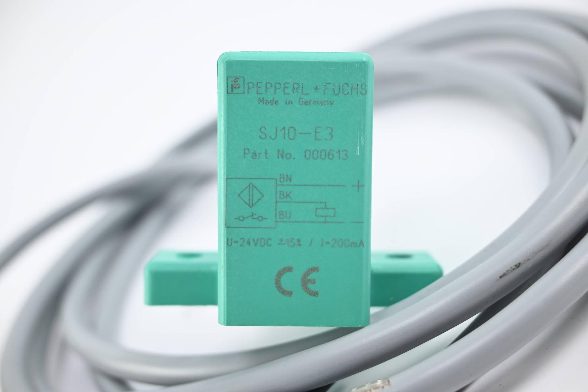 Produktfoto 2 von Pepperl+Fuchs Induktiver Schlitzsensor SJ10-E3 ( 000613 )