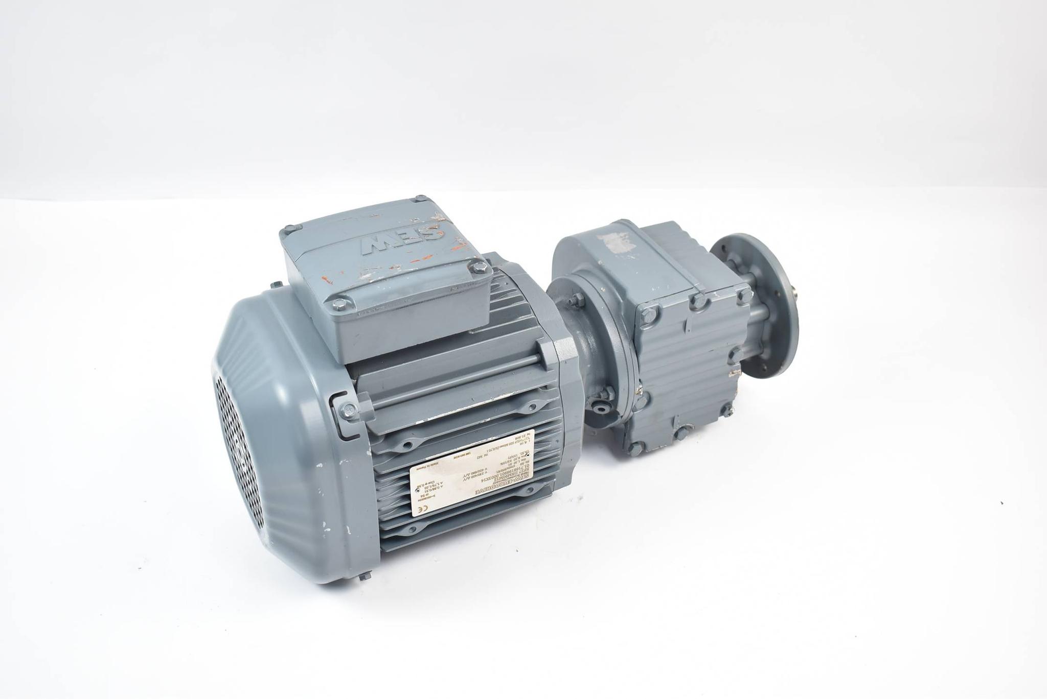 Produktfoto 1 von SEW Eurodrive 3 ~ Getriebemotor RF27 DRM90M12 ( RF27DRM90M12 )