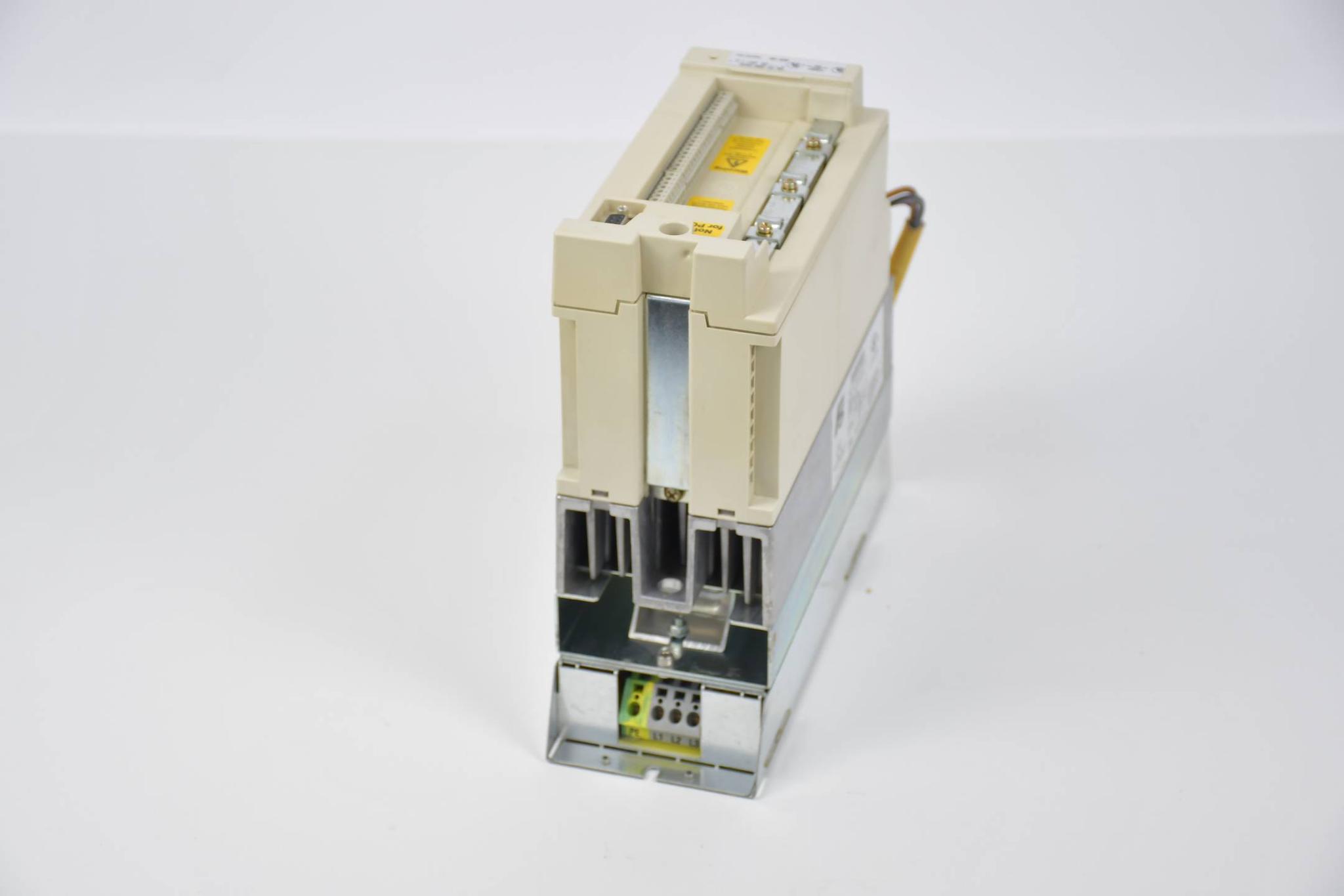 Produktfoto 1 von KEB Combivert F5 Frequenzumrichter 09.F5.CBB-3AOA ( 09.F5.CBB-3A0A ) 2.8KVA