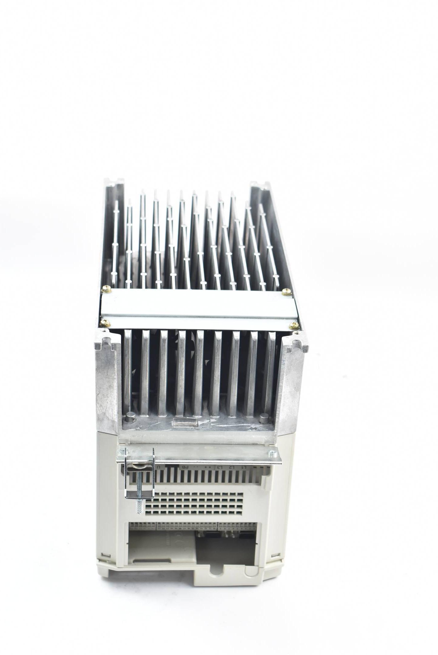 Produktfoto 3 von KEB combivert F5 Frequenzumrichter 17.F5.M1G-35G0 305-440V 18,5kW inkl. Keyboard