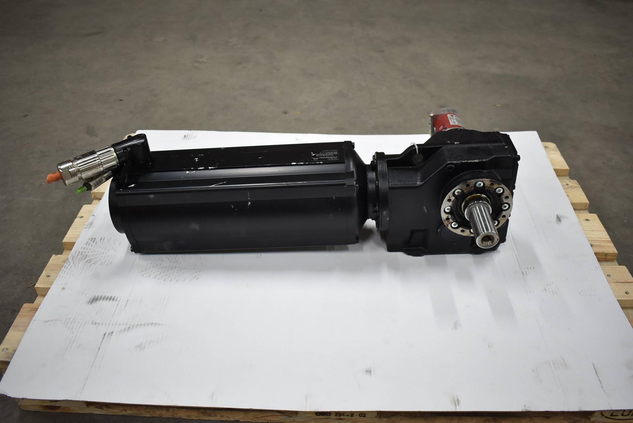 Produktfoto 1 von KEB 3~ BDC Motor K43CV TA63 V30 BP09 ER TW inkl. Encoder CE 65M ( 110-01460 )