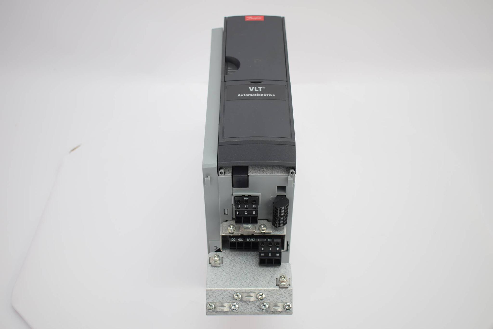 Produktfoto 1 von Danfoss FC-302PK37T5E20H1 131B0026 Frequenzumrichter