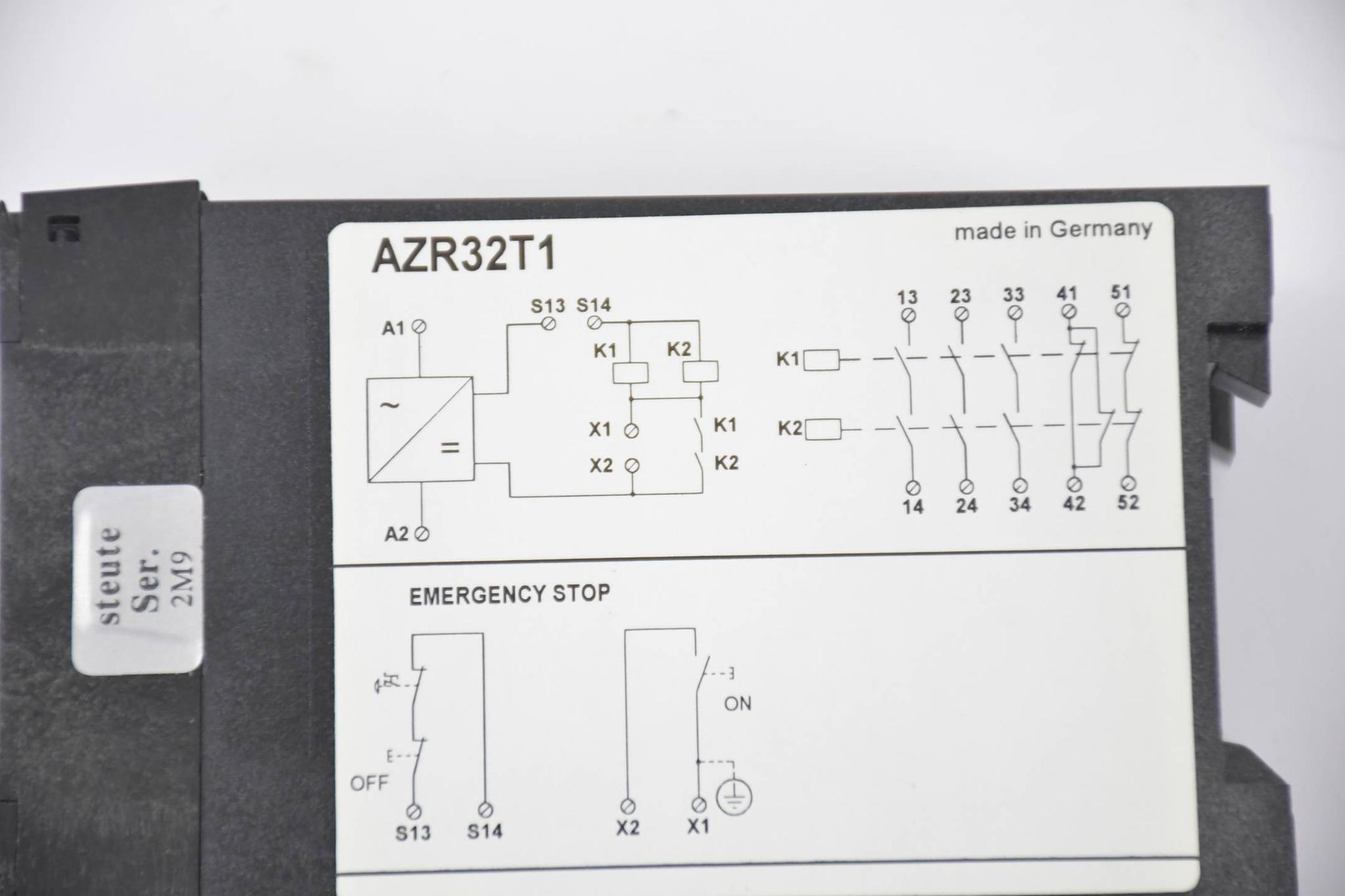 Produktfoto 2 von Schmersal Sicherheitsrelais 24VDC AZR32T1