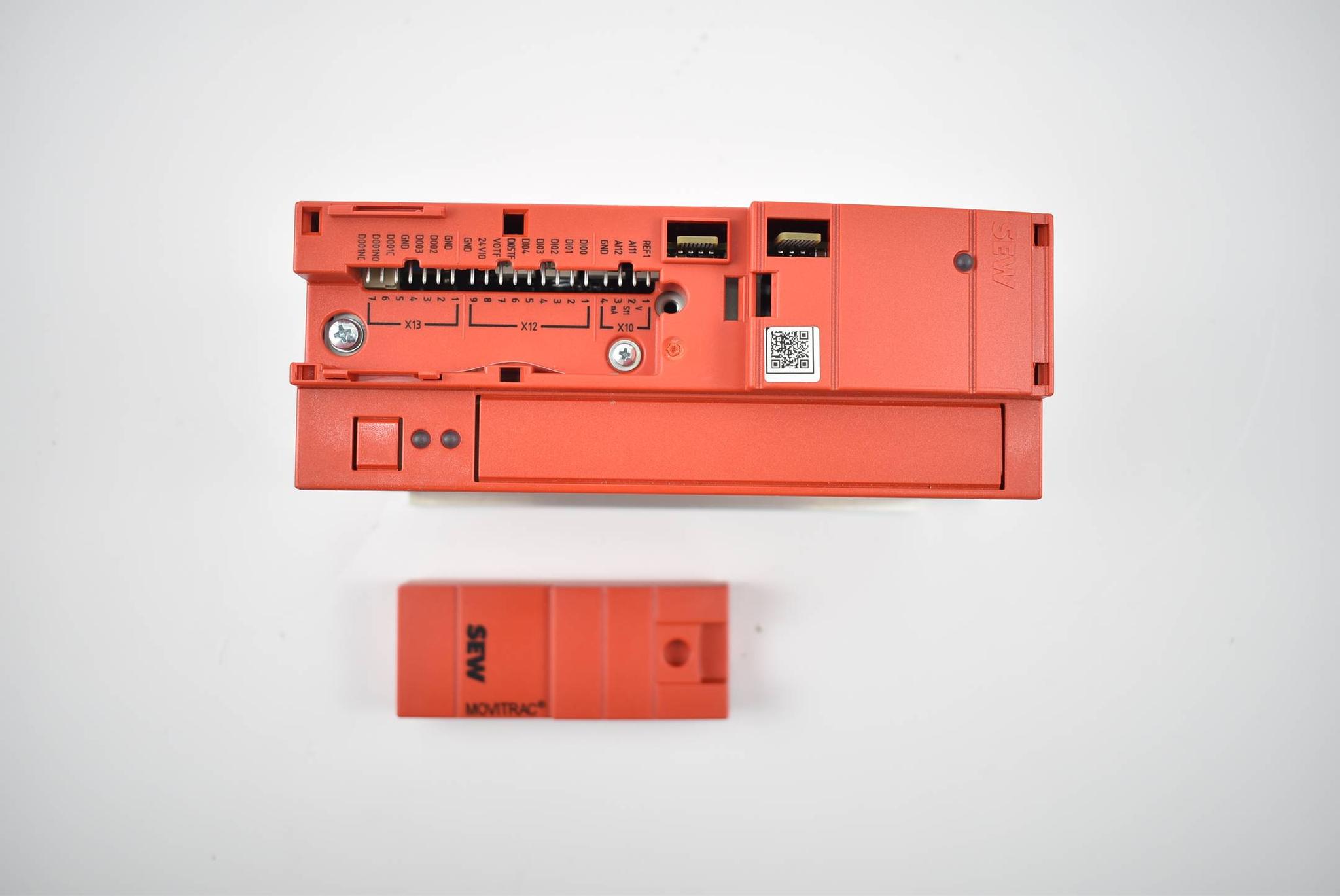 Produktfoto 2 von SEW eurodrive Movitrac B MC07B0008-2B1-4-00 ( 200-240VAC 50-60Hz 0,75kW )