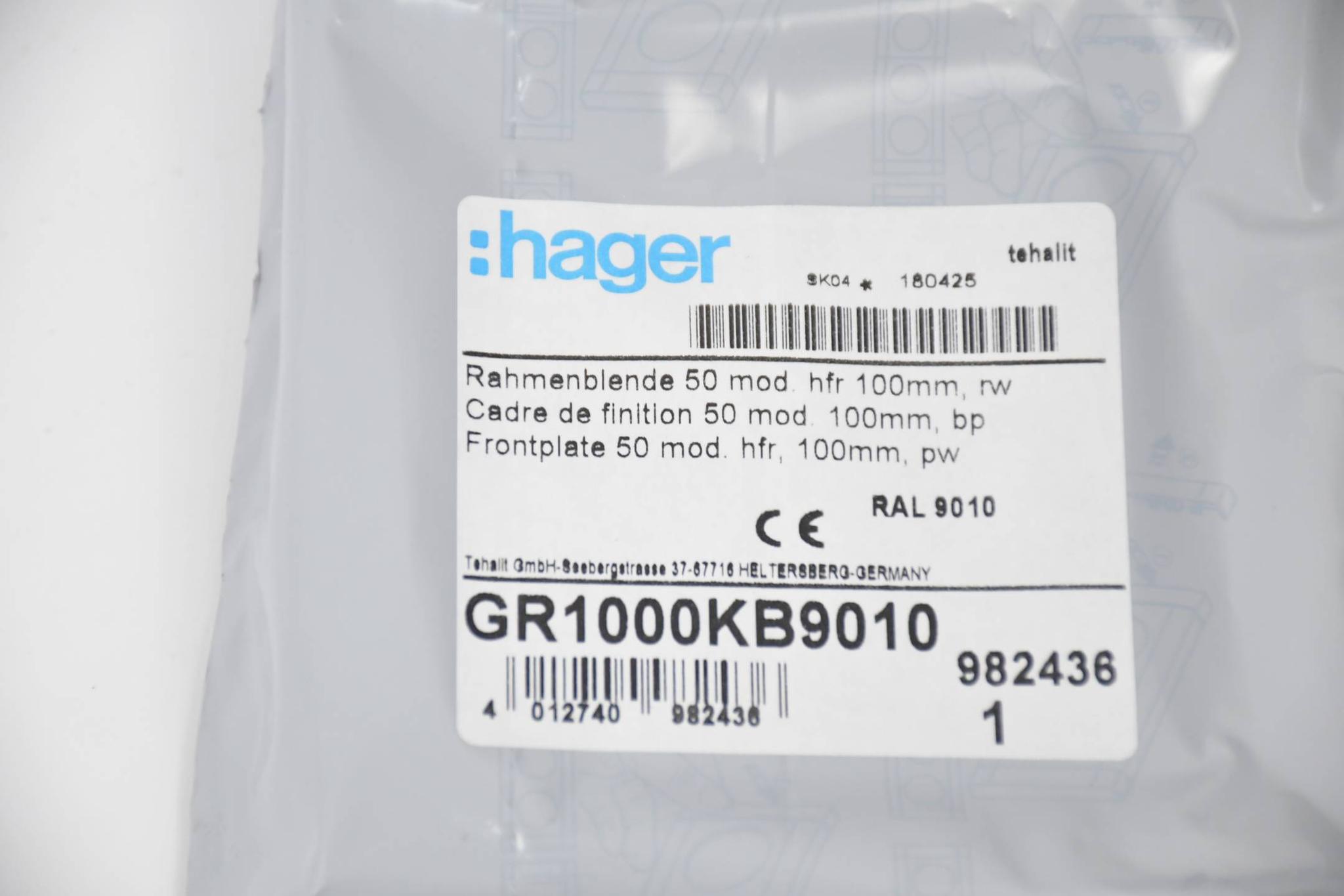 Produktfoto 2 von Hager Rahmenblende 50 mod. hfr 100mm GR1000KB9010 ( 982436 )