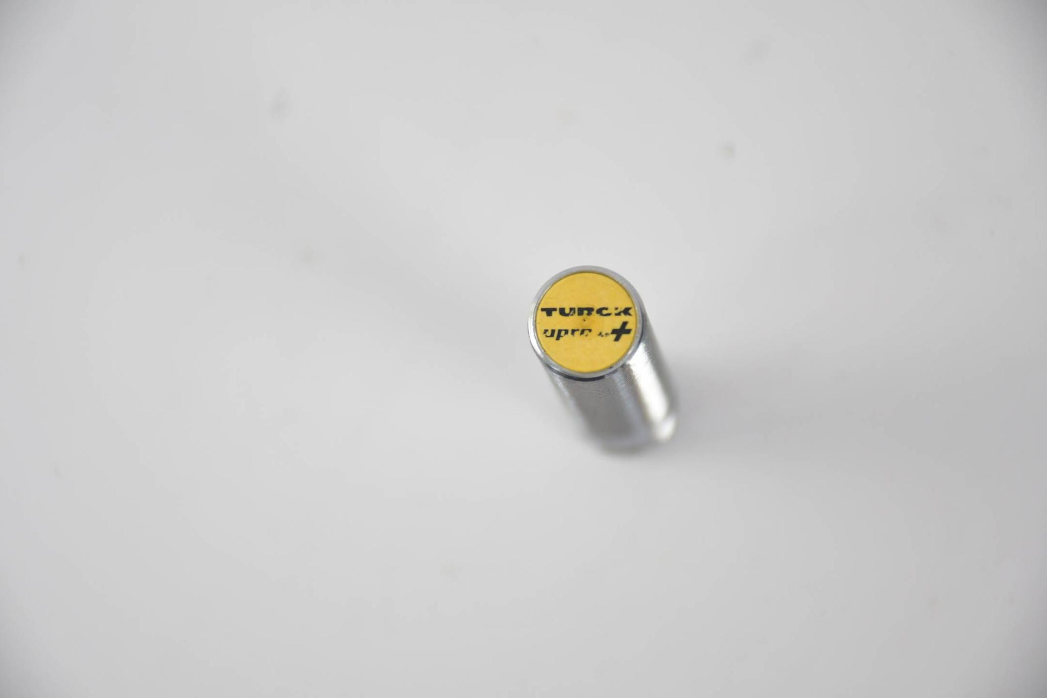 Produktfoto 1 von Turck Induktiver Sensor M12E-UP44X-H1141 ( 46070 )