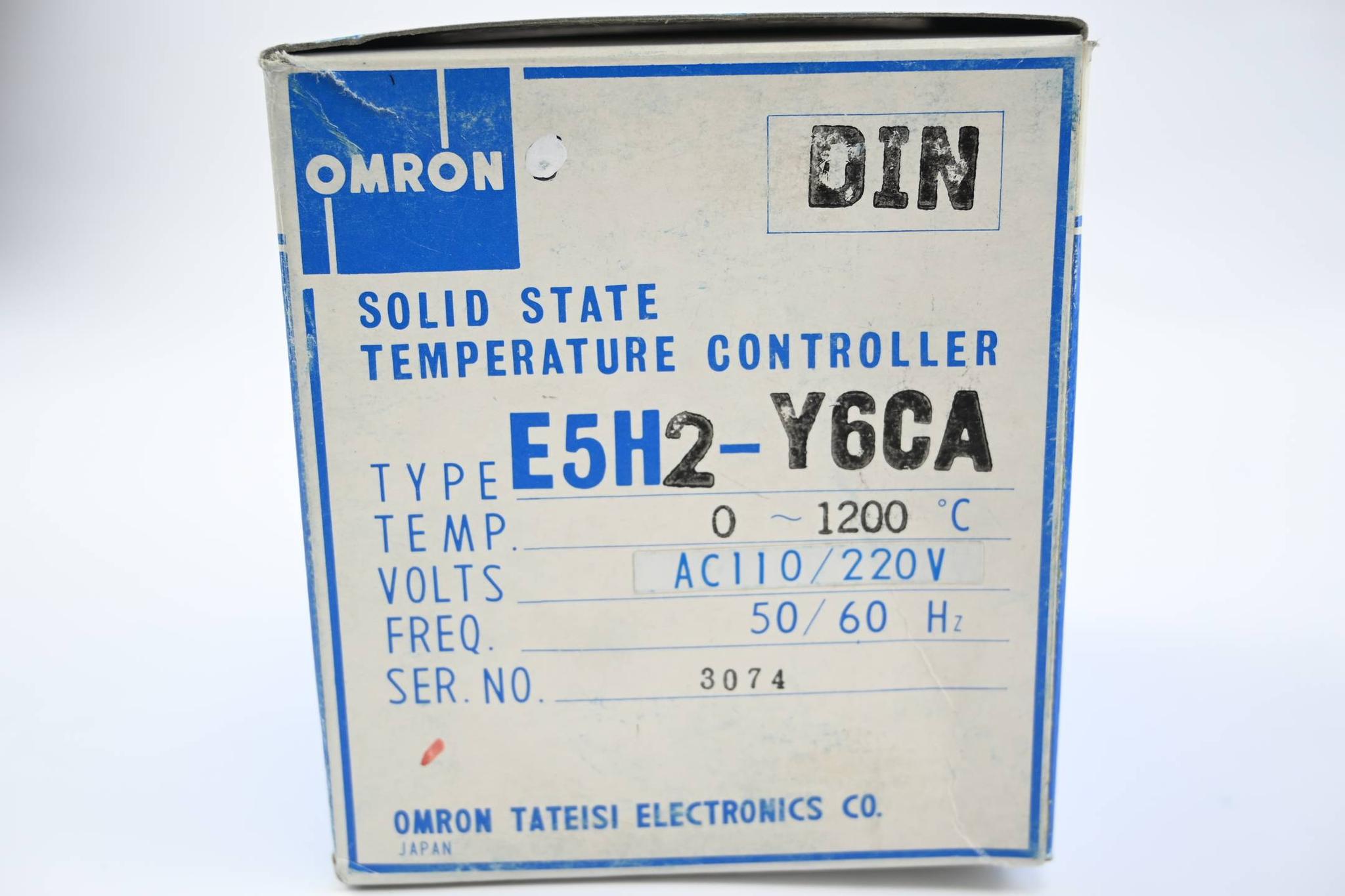 Produktfoto 3 von Omron Temperatur Controller 0-1200°C 110/220 VAC ( E5H2-Y6CA DIN )