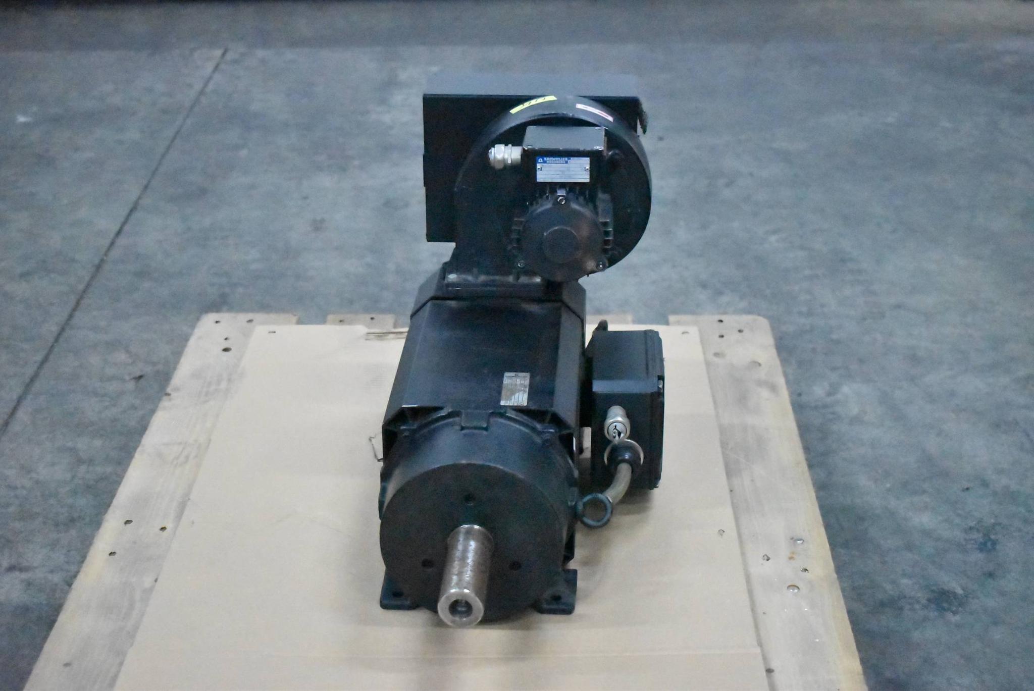 Produktfoto 2 von Baumüller Servomotor 12kW 29A 1500rpm 540V DS 103  L 155 inkl. DF56-2A