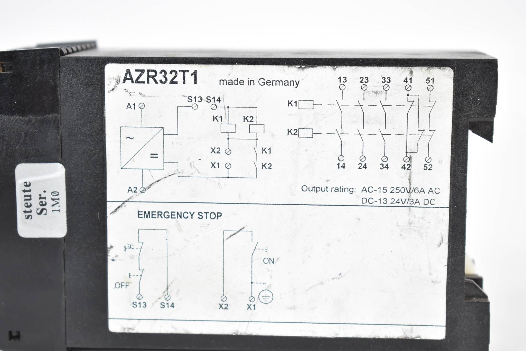 Produktfoto 2 von Schmersal Sicherheitsrelais 24VDC AZR32T1