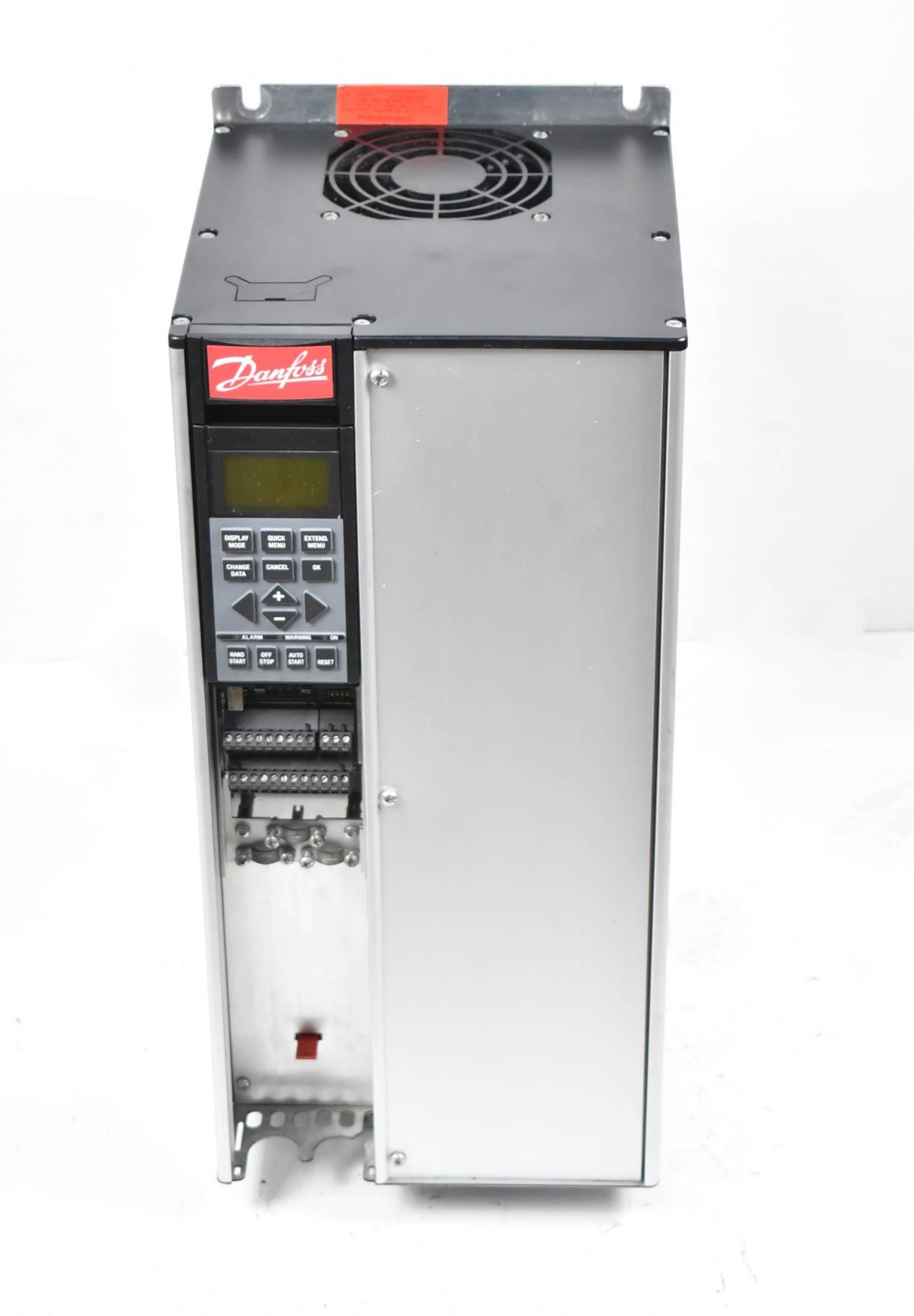 Produktfoto 1 von Danfoss Umrichter 0-1000Hz 32A 23kVA VLT6022HT4C20STR3D0F00A00C0 ( 178B2011 )