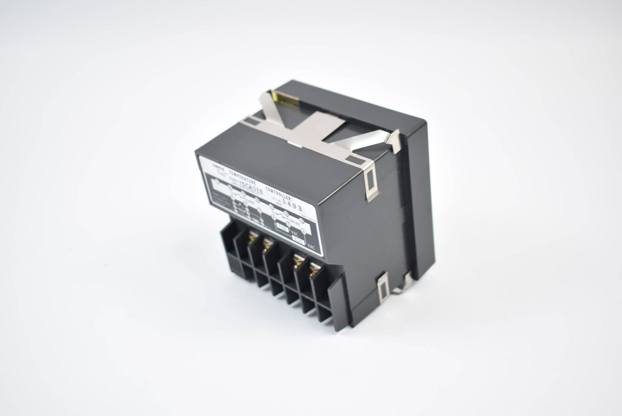 Produktfoto 2 von Omron Solid Temperature Controller E5H2-Y5CA DIN ( 0 - 800°C AC 110 / 220 V )