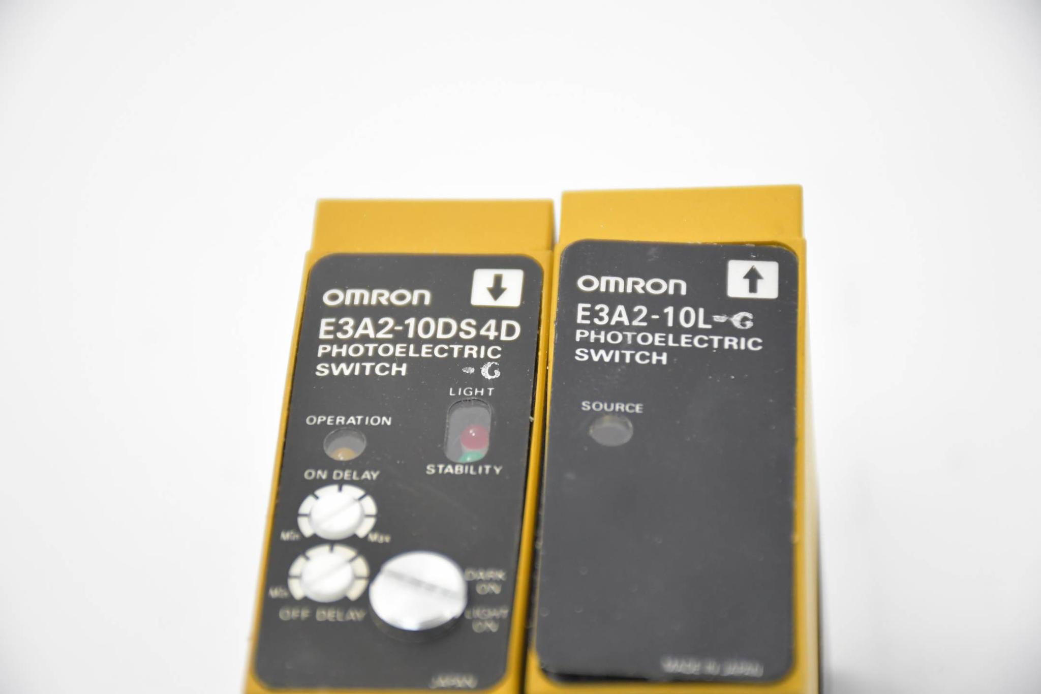 Produktfoto 2 von Omron Photoelectric switch 24 to 240 VAC , 12 to 240 VDC ( E3A2-10S4D-G )