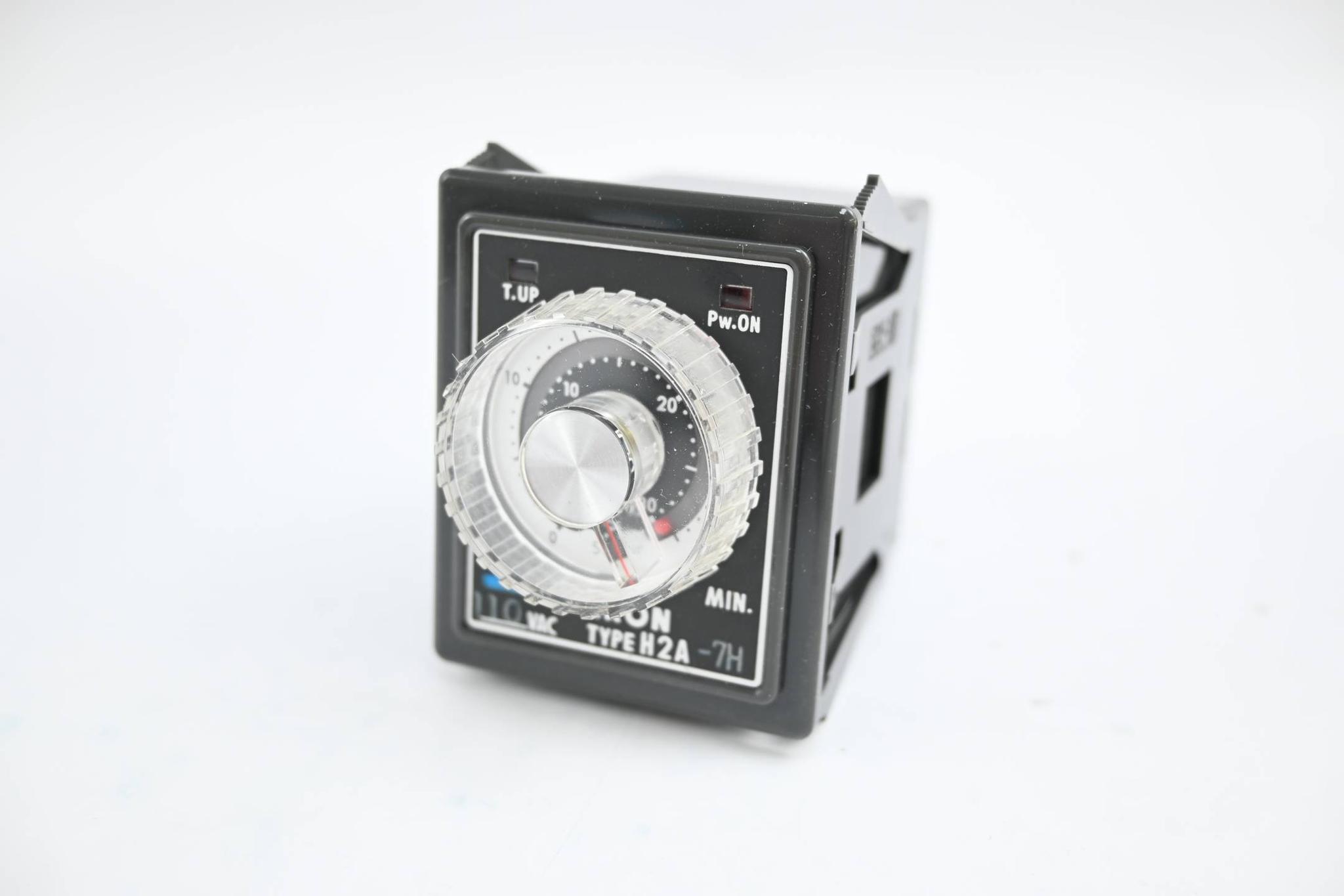 Produktfoto 1 von Omron Motor Driven Timer 36m 110VAC ( H2A-7H )