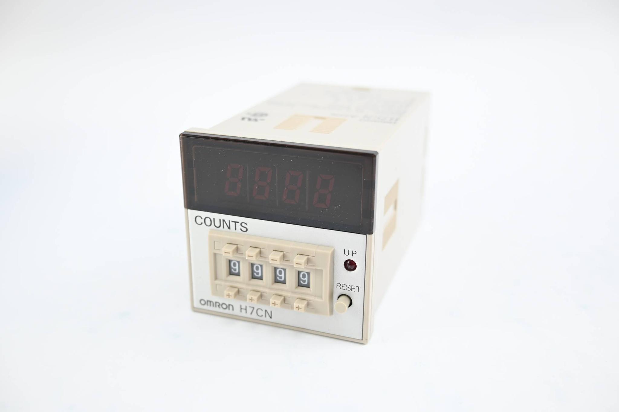 Omron Counter Zähler 9999 100-240VAC ( H7CN-AHN )