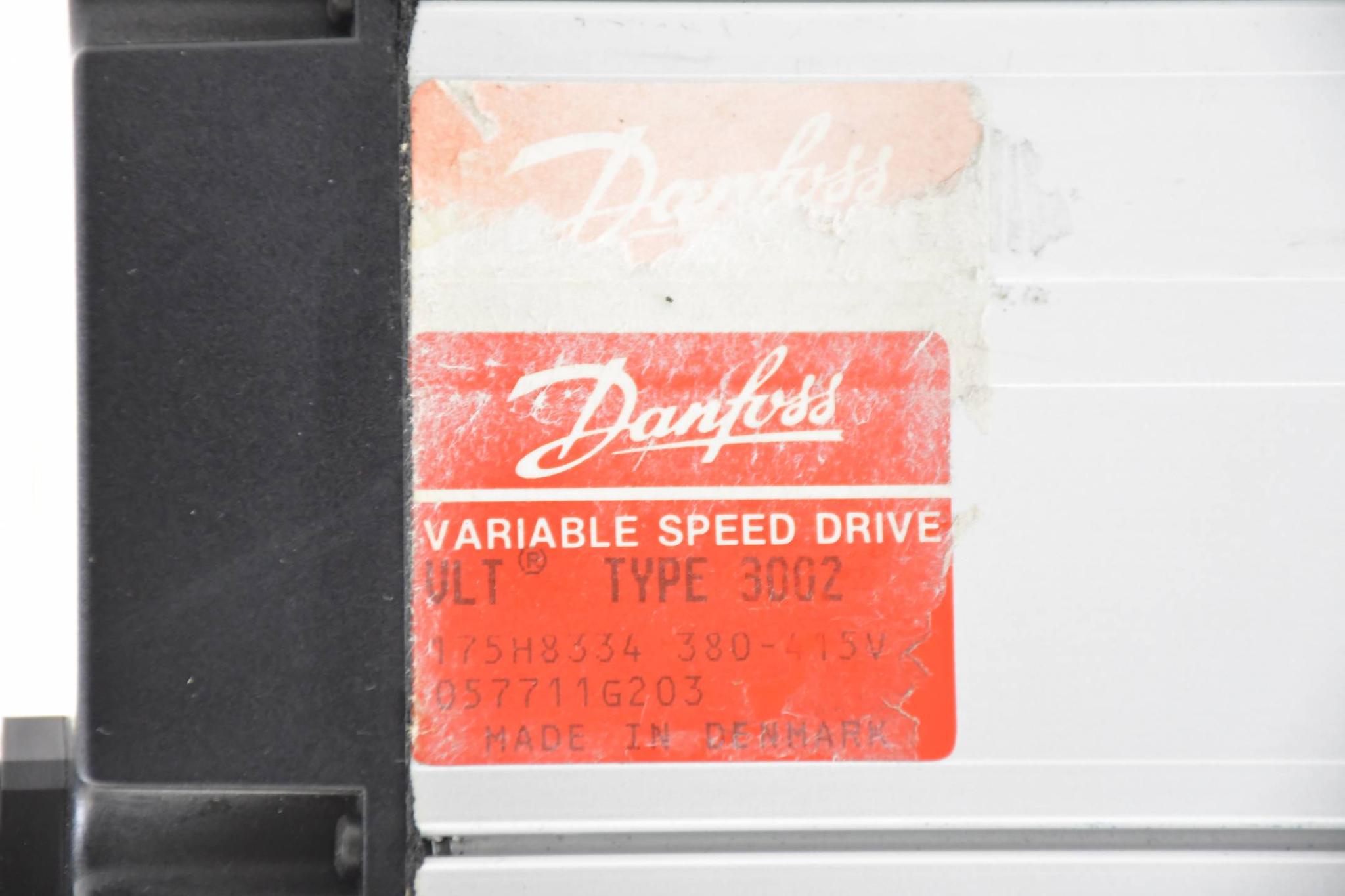 Produktfoto 2 von Danfoss VLT® 3002 Frequenzumrichter 175H8334