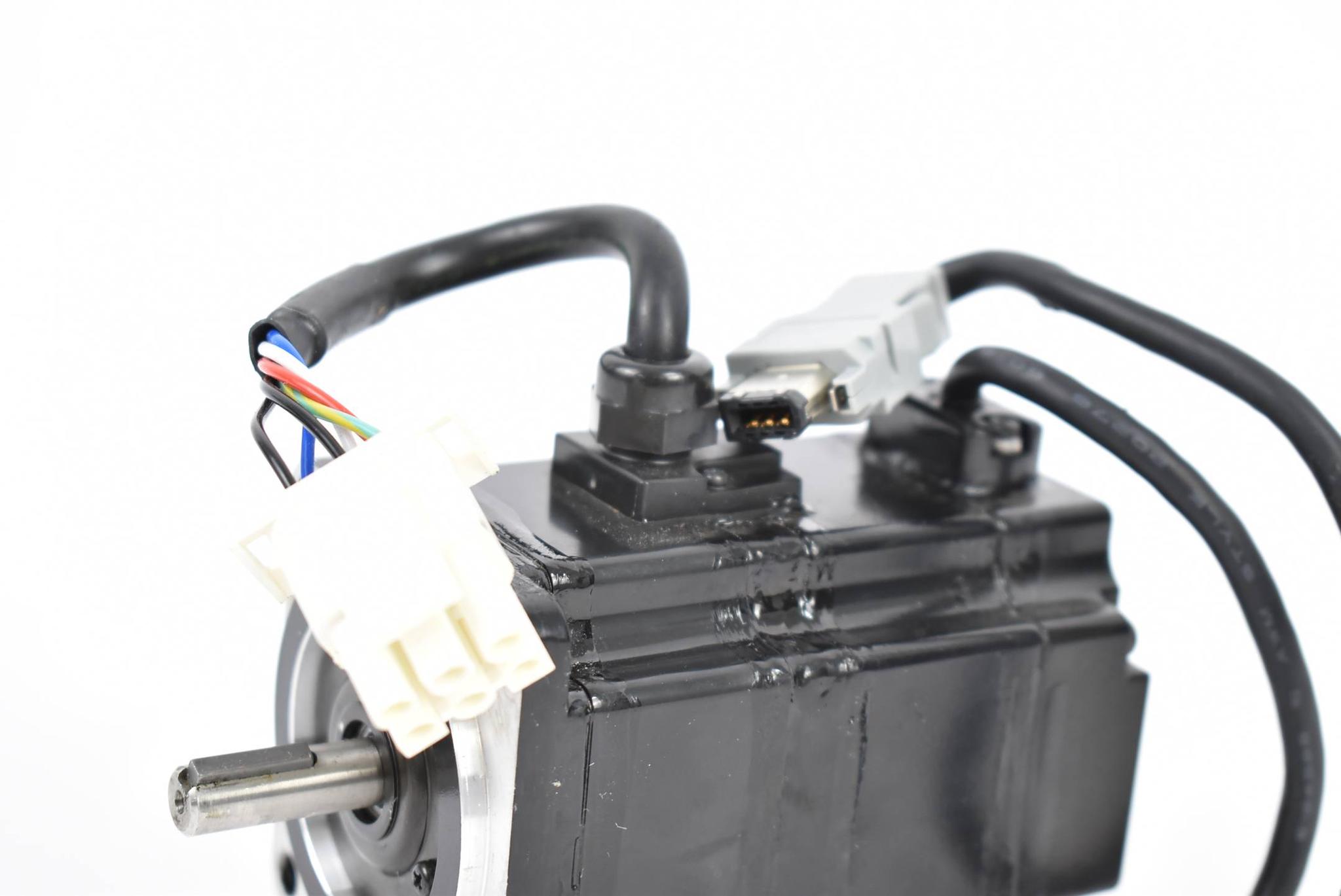 Produktfoto 1 von Yaskawa AC Servo Motor 100W 200V 0,89A 0,318Nm 3000r/min SGMPH-01A1E4C