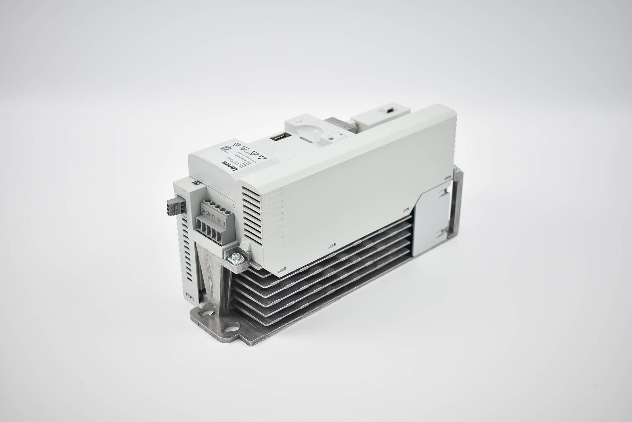 Produktfoto 2 von Lenze Inverter Standart I/O 3/PE 400/480 V AC i550 I55AE230F10010000S