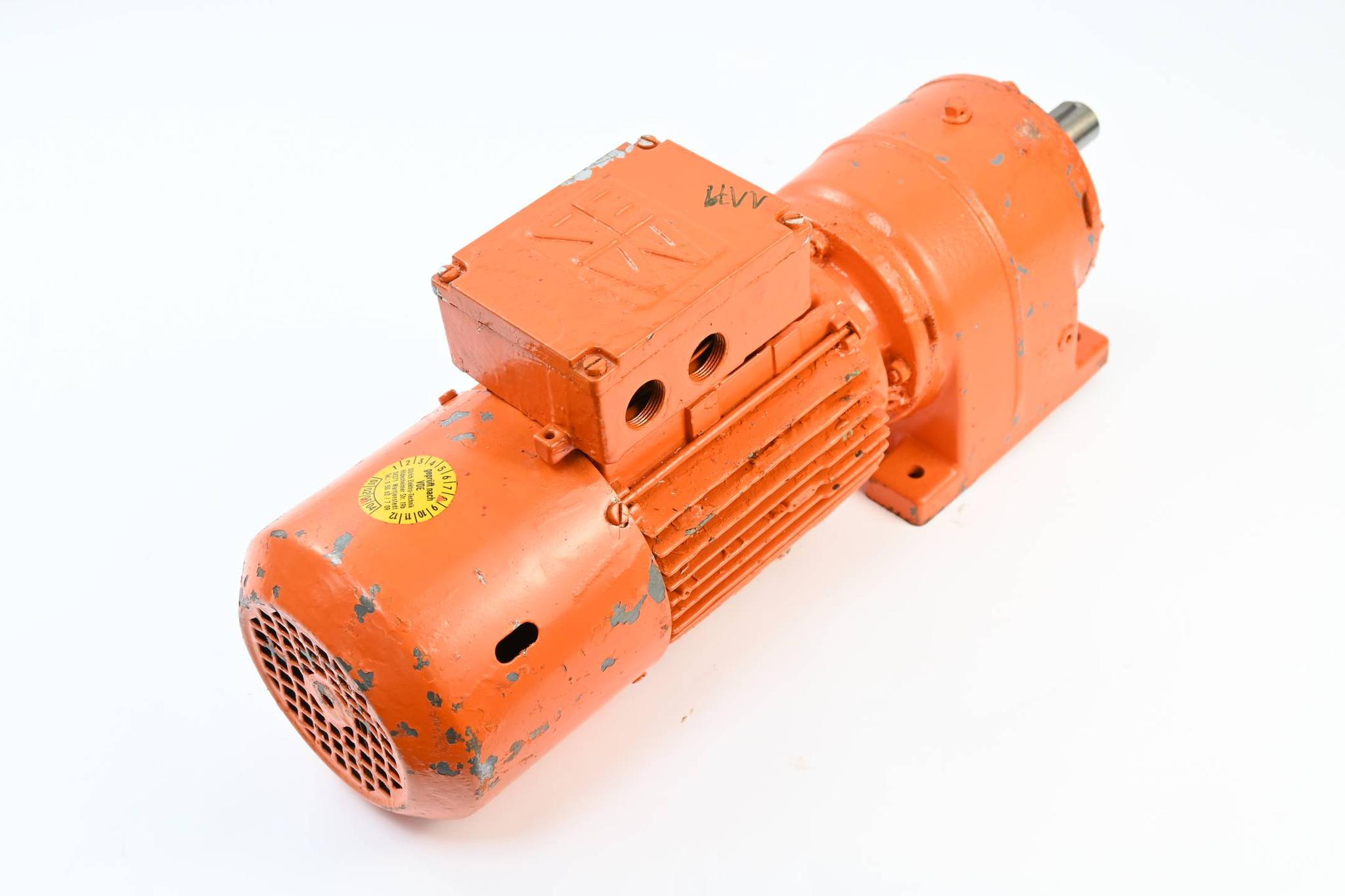 Produktfoto 1 von SEW-Eurodrive 3~ Getriebemotor R46 DT80K8-2B ( R46DT80K8-2B ) 0,09 / 0,37 kW