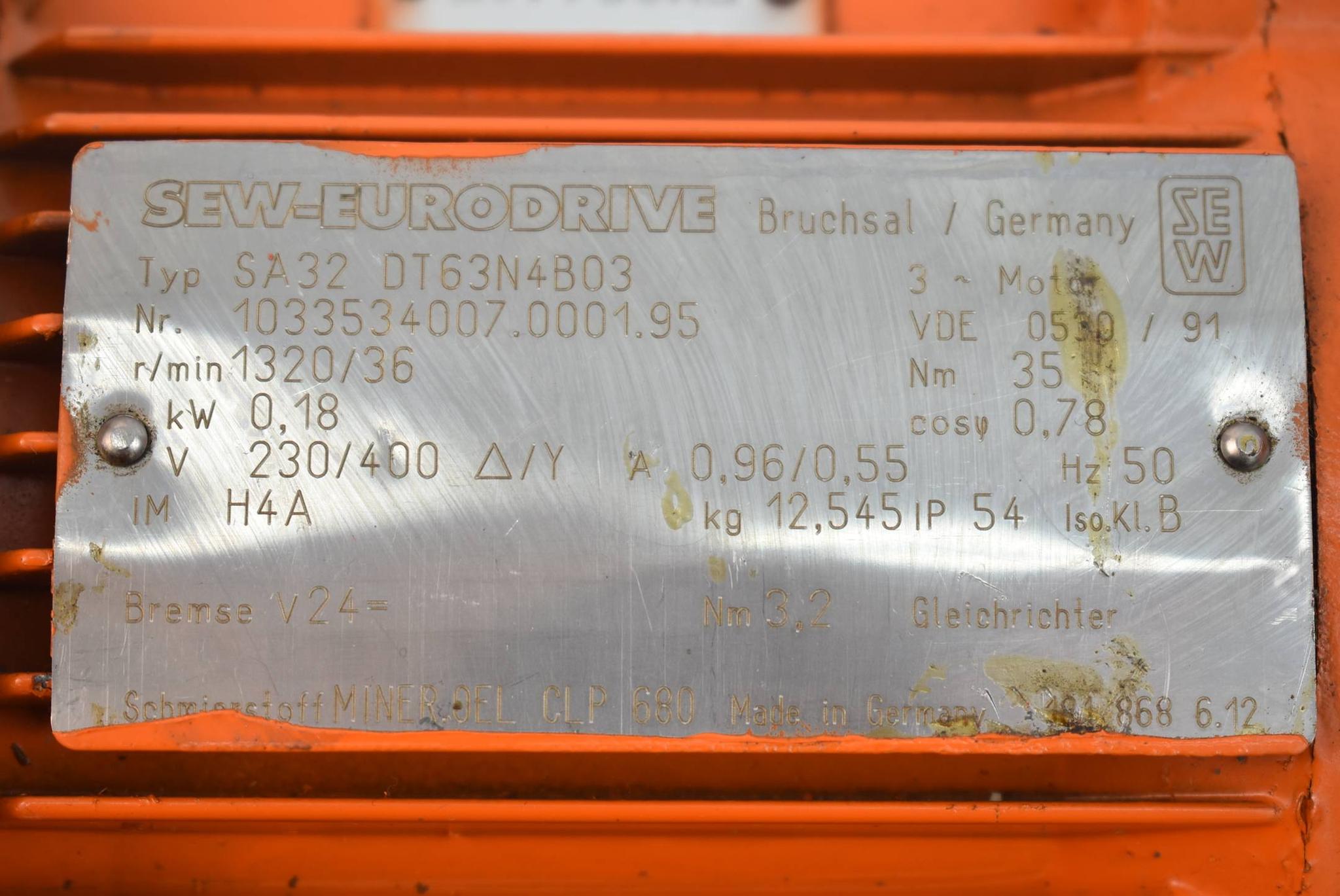 Produktfoto 3 von SEW eurodrive Getriebemotor SA32 DT63N4B03 ( 0,18kW 230/400V 50Hz )