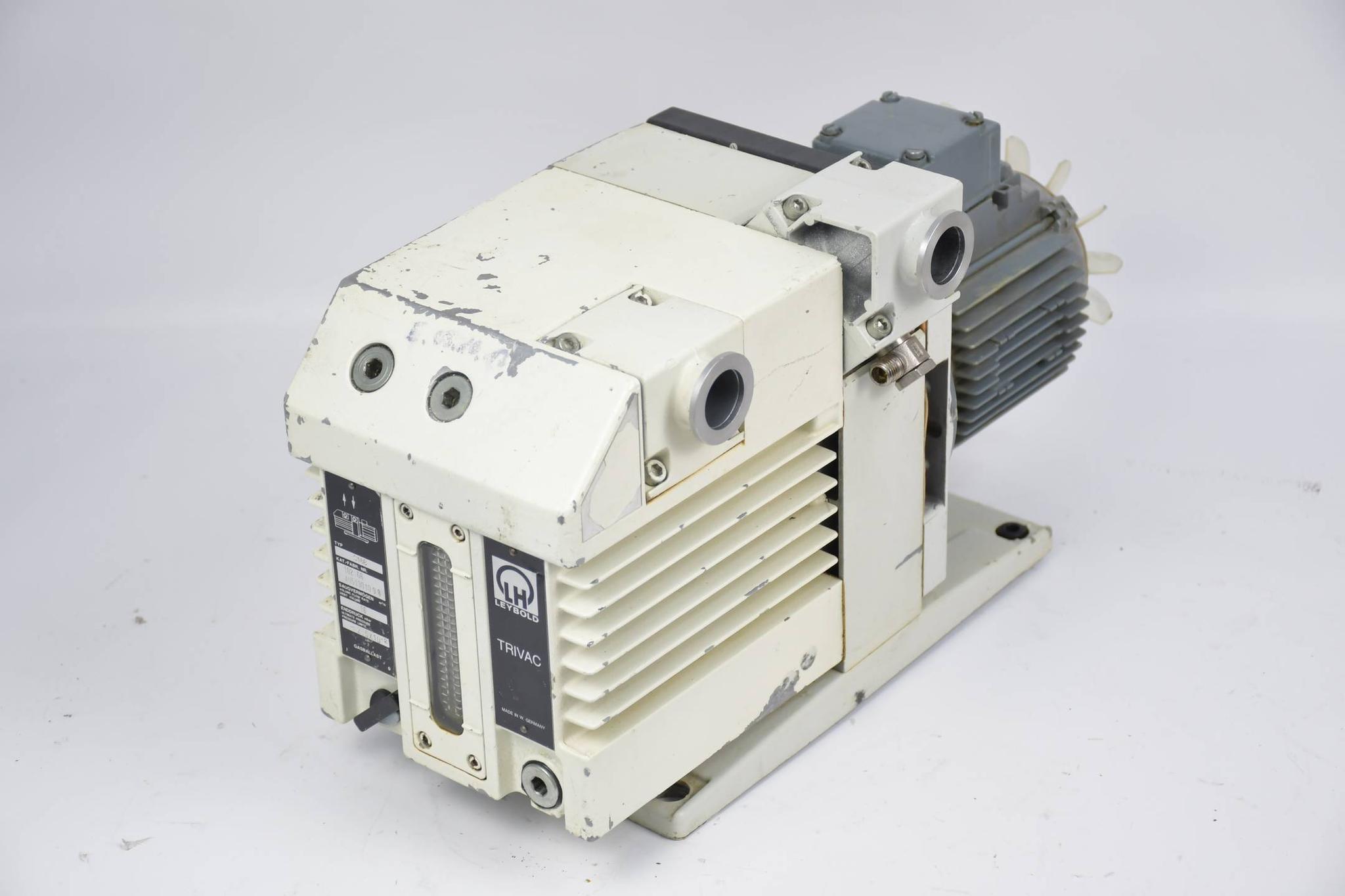 Produktfoto 1 von Leybold Trivac Vakuumpumpe S16B Inkl. AEG 3-Phasenmotor AM 71 FY4