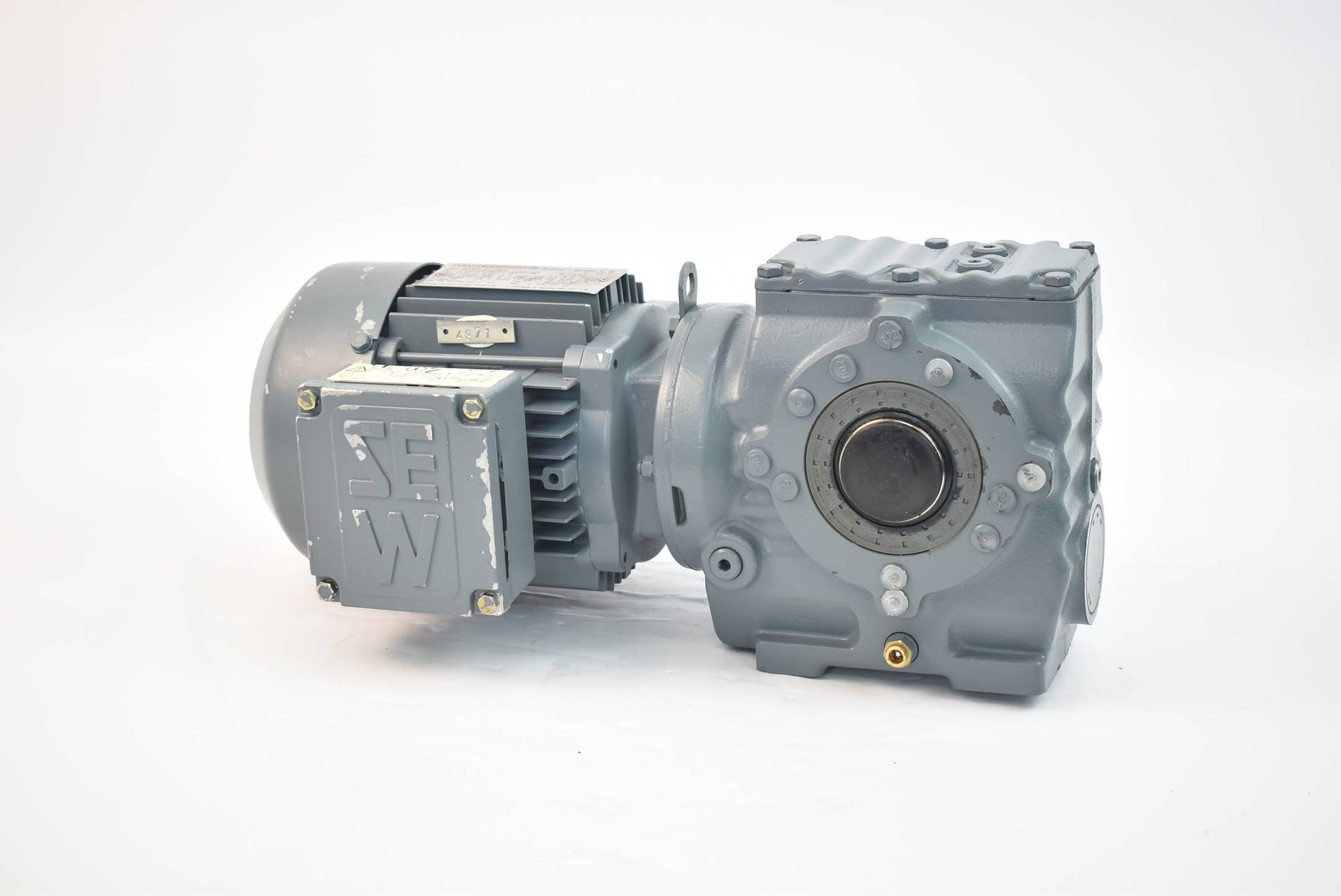 Produktfoto 1 von SEW eurodrive Getriebemotor SA47 DT71D4 ( 0,37 kW 1380/56 r/min. )