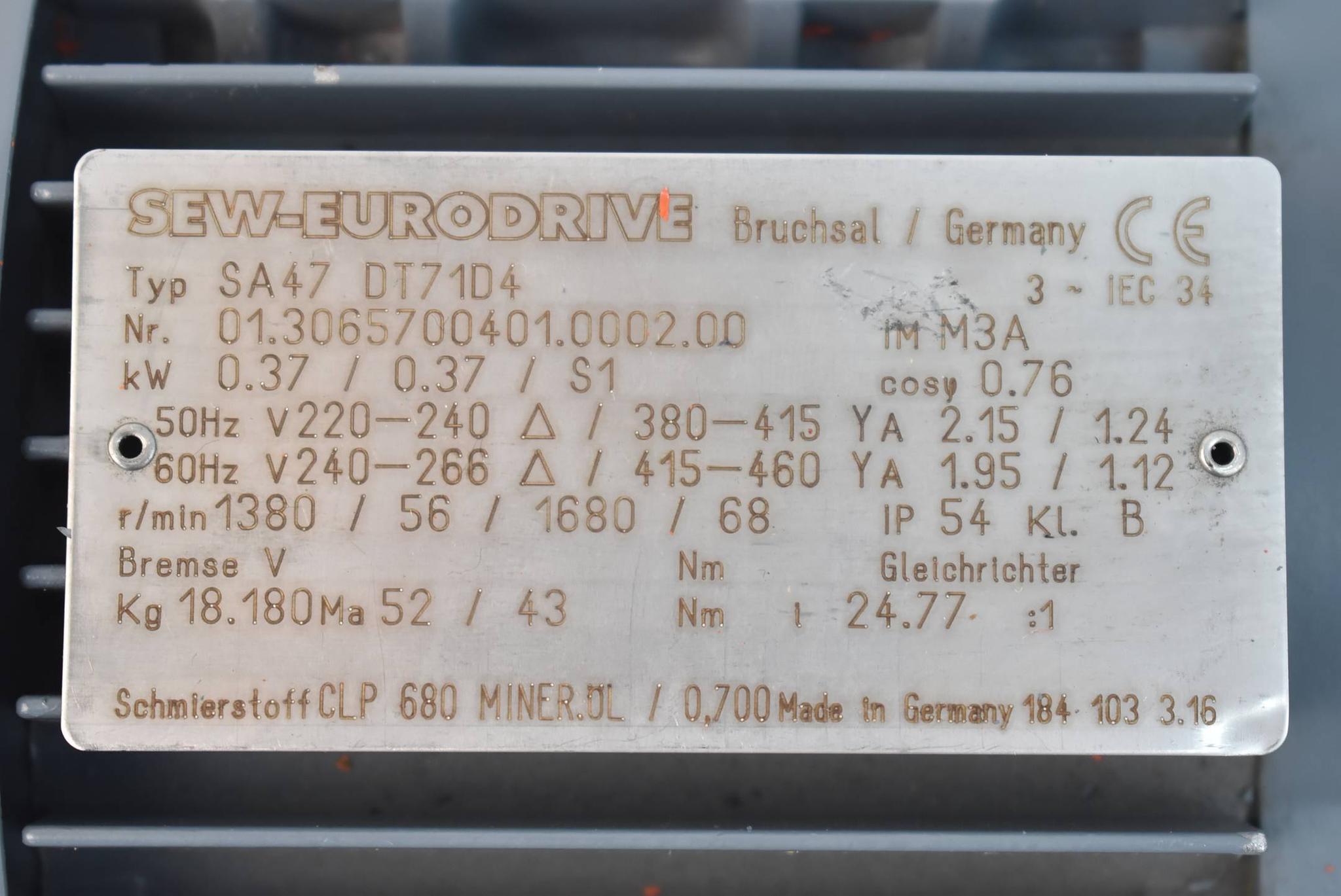 Produktfoto 3 von SEW eurodrive Getriebemotor SA47 DT71D4 ( 0,37 kW 1380/56 r/min. )