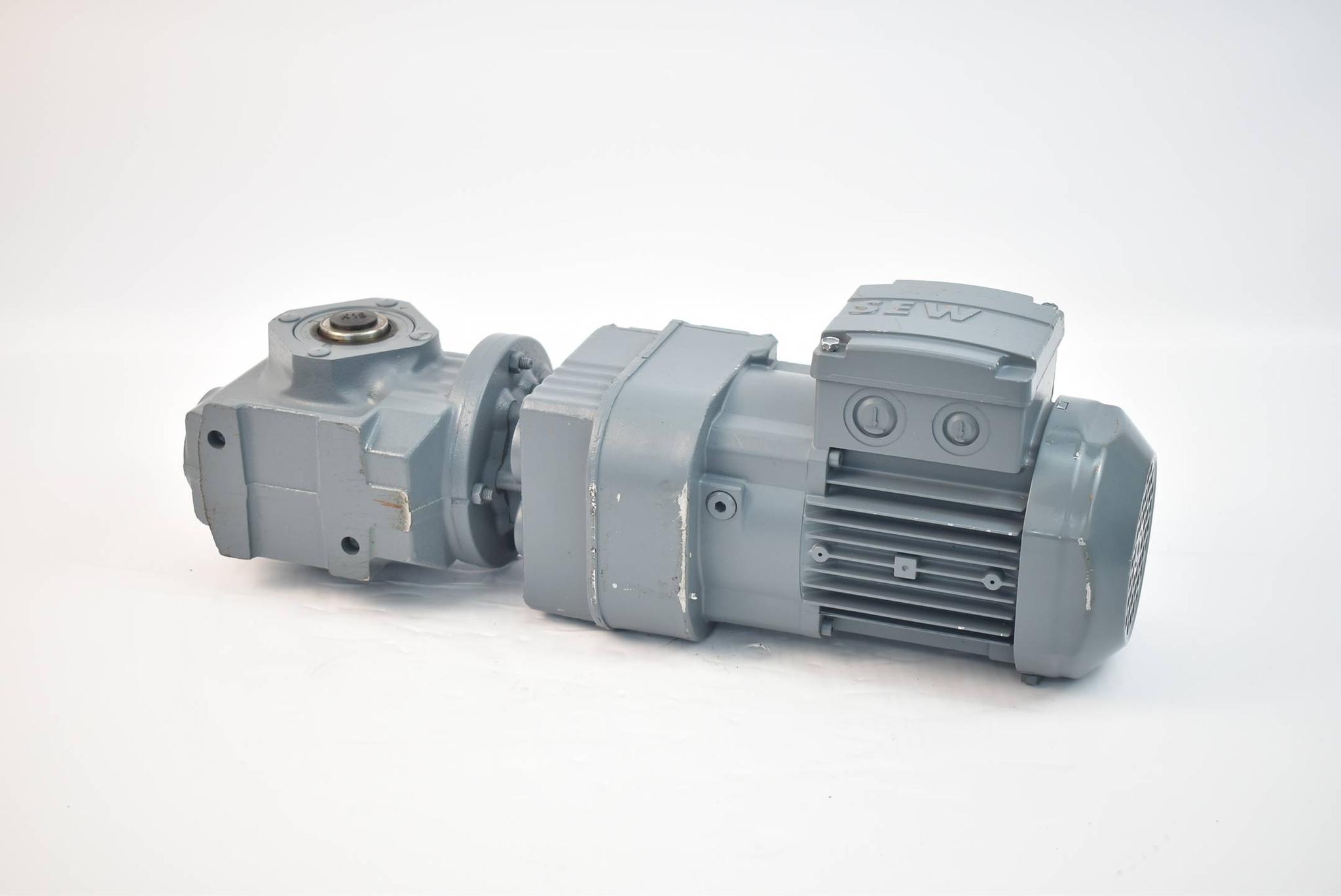 Produktfoto 1 von SEW eurodrive Getriebemotor SA37/T R17 DR63S4 ( 0,12/0,12 S1 kW 1380/4,6r/min. )