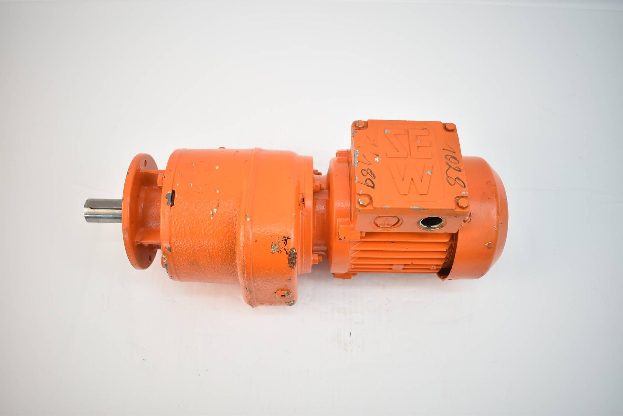 Produktfoto 2 von SEW eurodrive Getriebemotor RF40DT63L4 ( 0,25kW 1300r/min. 50Hz )