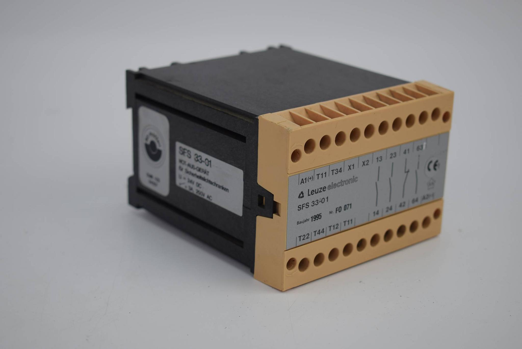 Leuze electronic SFS 33-01 NOT-AUS-GERÄT 24VDC