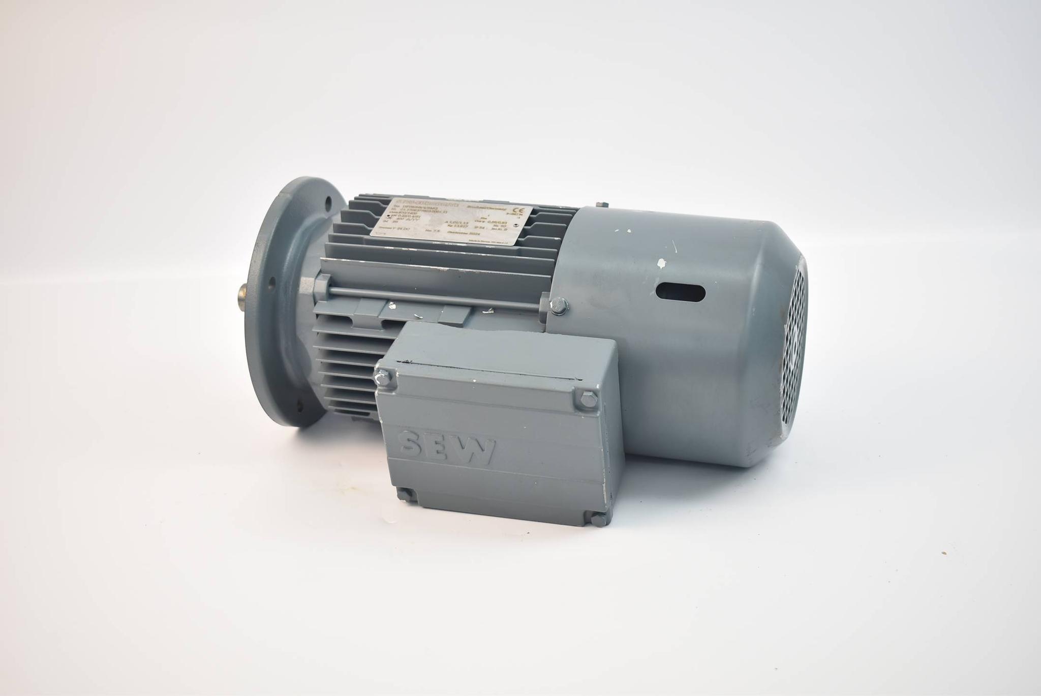 Produktfoto 2 von SEW eurodrive Elekromotor DFT80N8/4/BMG ( 0,22-0,4kW 670-1400r/min. 50Hz )