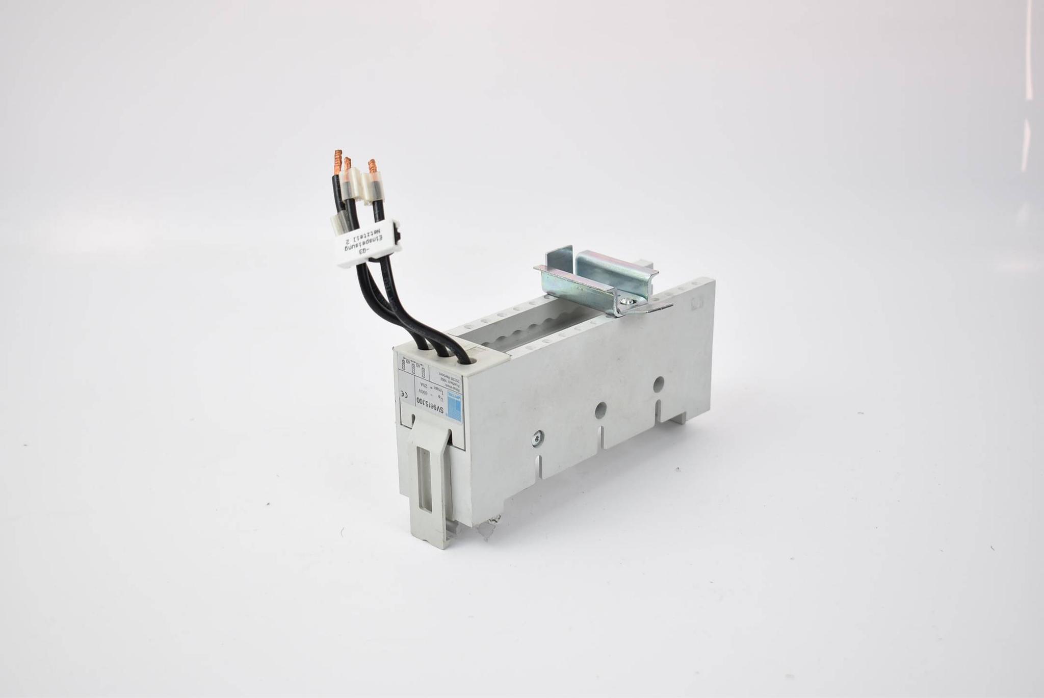 Produktfoto 1 von Rittal Geräteadapter 690V 25A SV9615.100