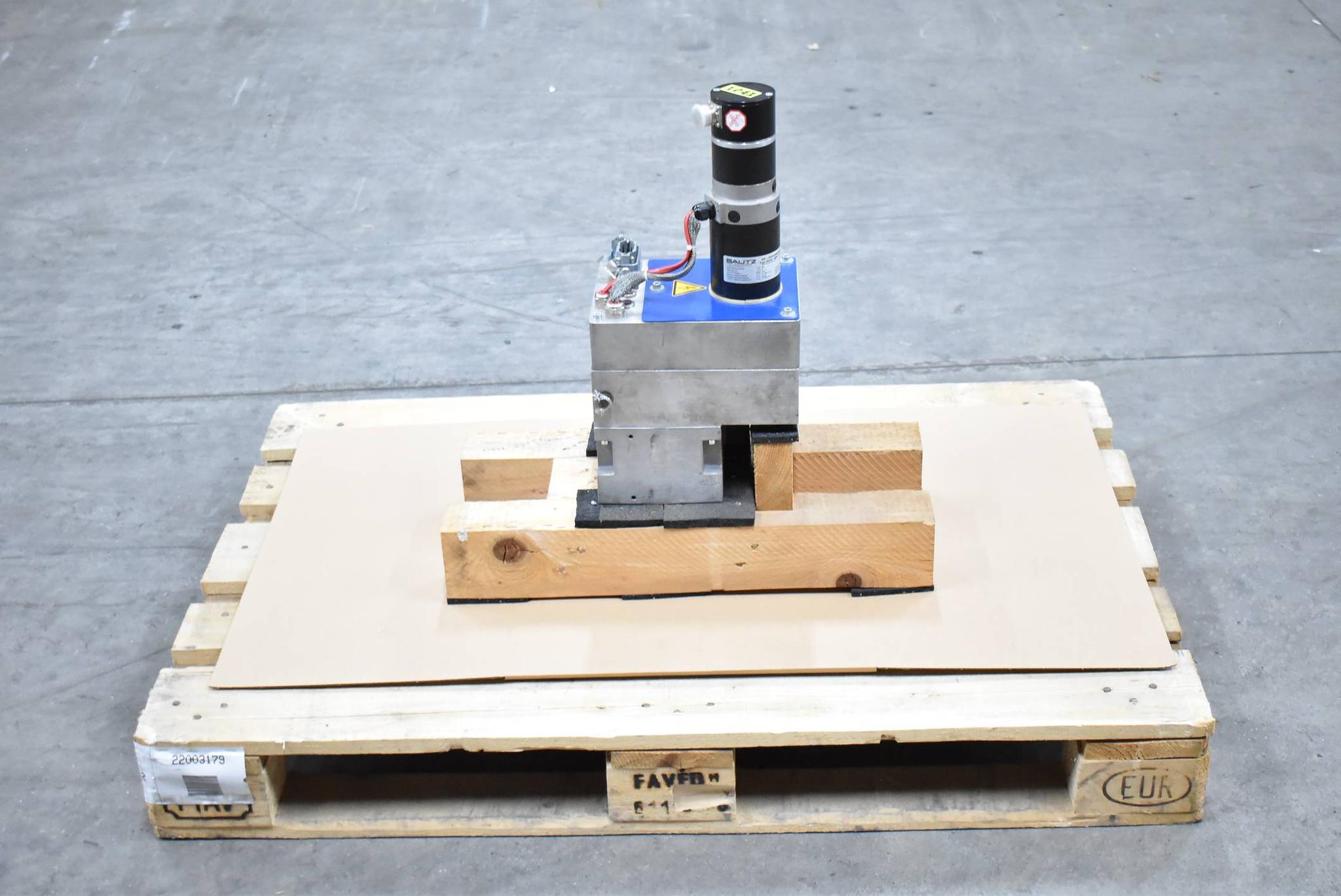 Produktfoto 3 von BAUTZ DC-Servomotor 1,06nM 8,2A 4000rpm 0,13Nm/A E644A-MGB-K-001B-4 inkl.Geber