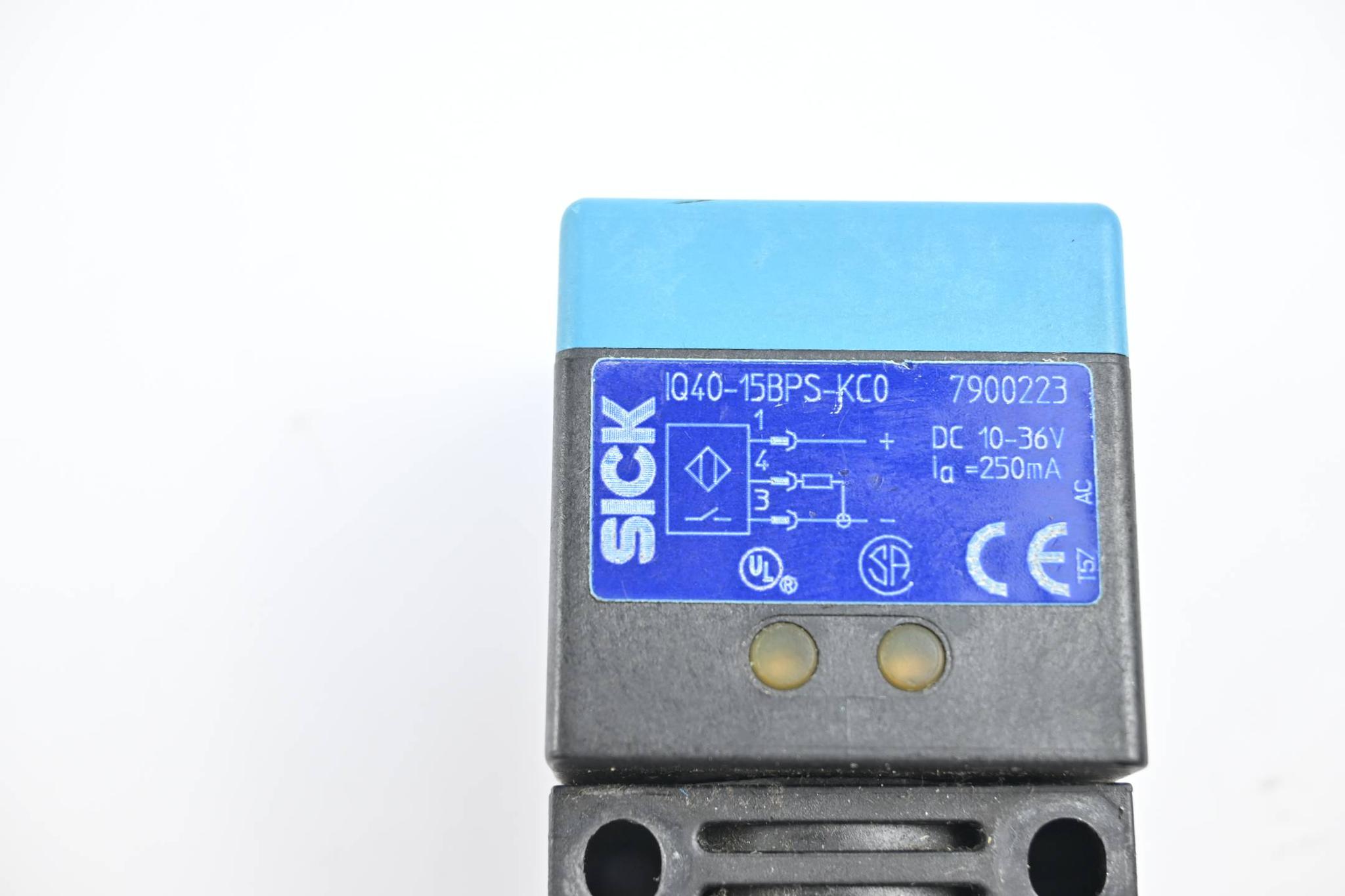 Produktfoto 2 von Sick Induktiver Näherungssensor IQ40-15BPS-KC0 ( 7900223 )