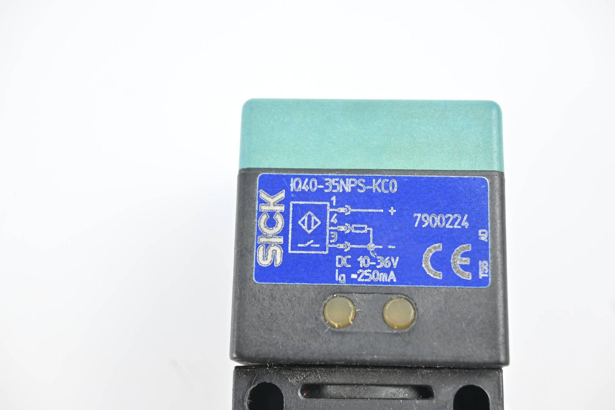 Produktfoto 2 von Sick Induktiver Näherungssensor IQ40-35NPS-KC0 ( 7900224 )