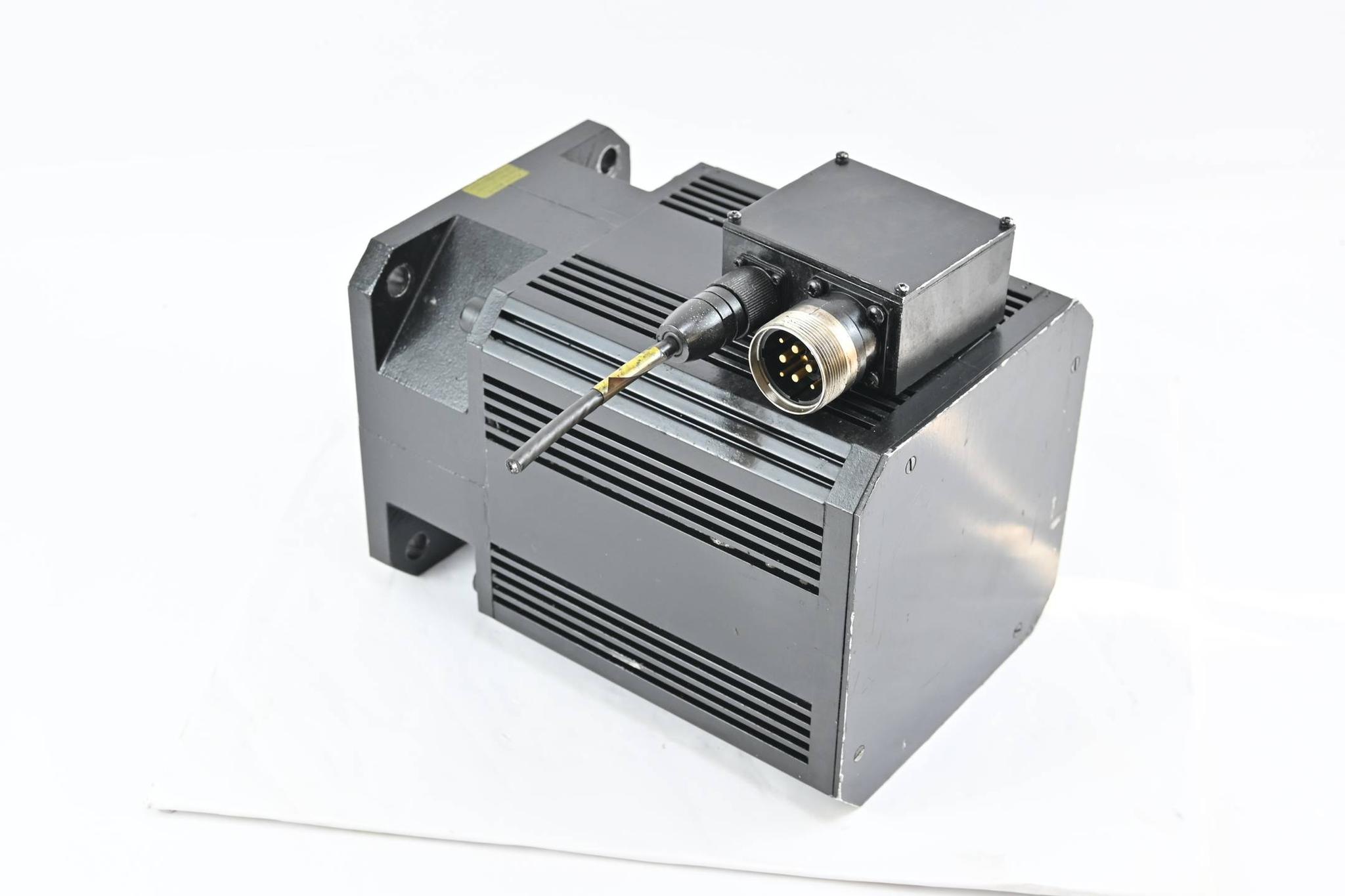 Produktfoto 1 von AEG Permanent Magnet AC Servo Motor MS69C-YYYY-006 ( COMAU 81.6584.00 )