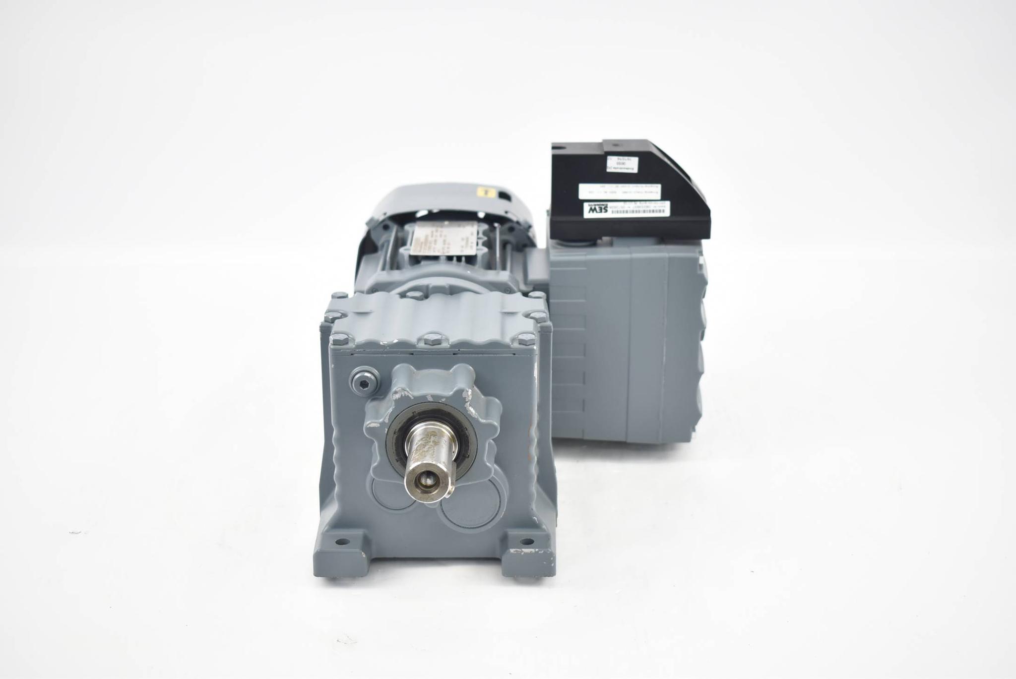 Produktfoto 2 von SEW Eurodrive Getriebemotor R27 DRS71S4BE05HR/MM03/MO + MM03D-503-00 + MLU110