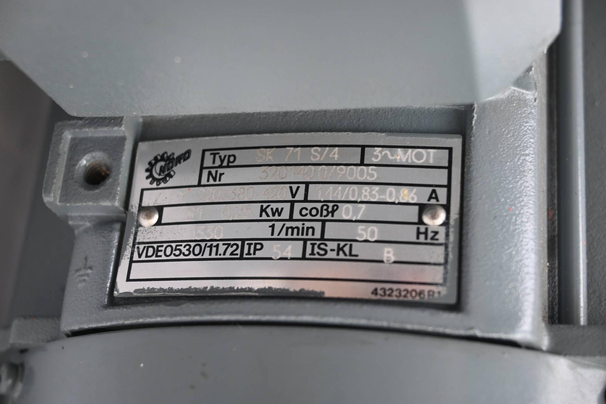 Produktfoto 1 von Nord 3~ Motor SK 71 S/4 ( SK71S/4 ) inkl. Nord Getriebe SK.300-71 S/4