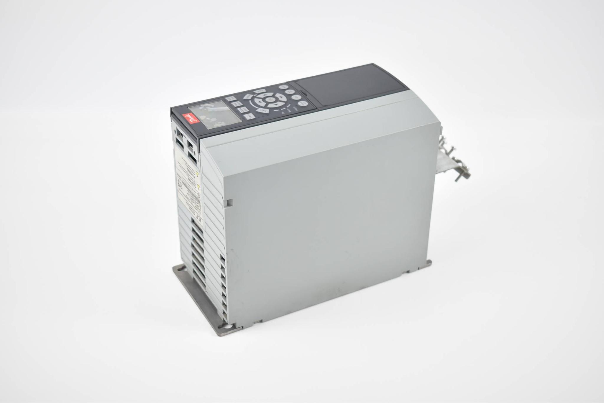 Produktfoto 1 von Danfoss VLT Umrichter FC-102P5K5T4E20H1TGCXXXSXXXXAXBXCXXXXDX ( 131F3040 ) 5,5kW