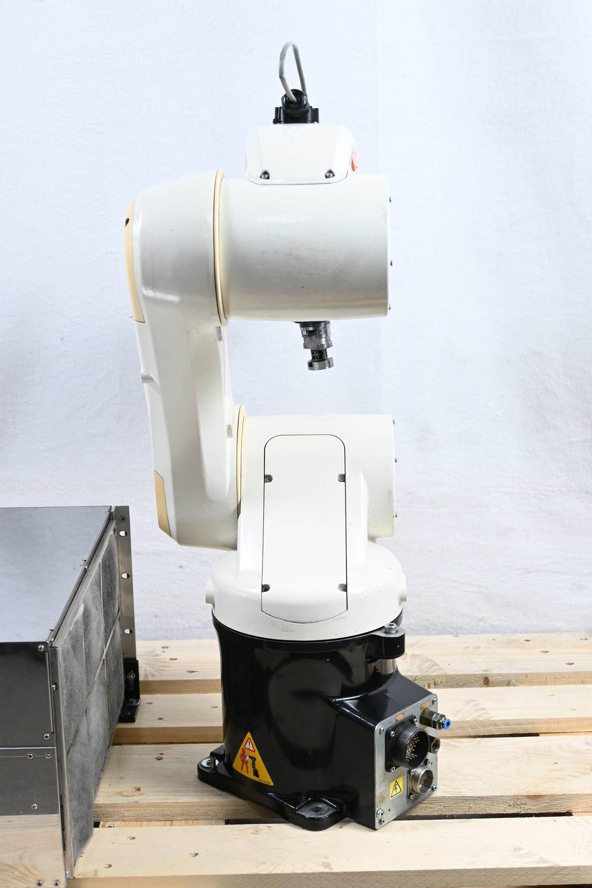 Produktfoto 4 von Kuka Roboter KR5 sixx R850 inkl. Schaltschrank KRC2sr + Bedienpanel 00-110-185