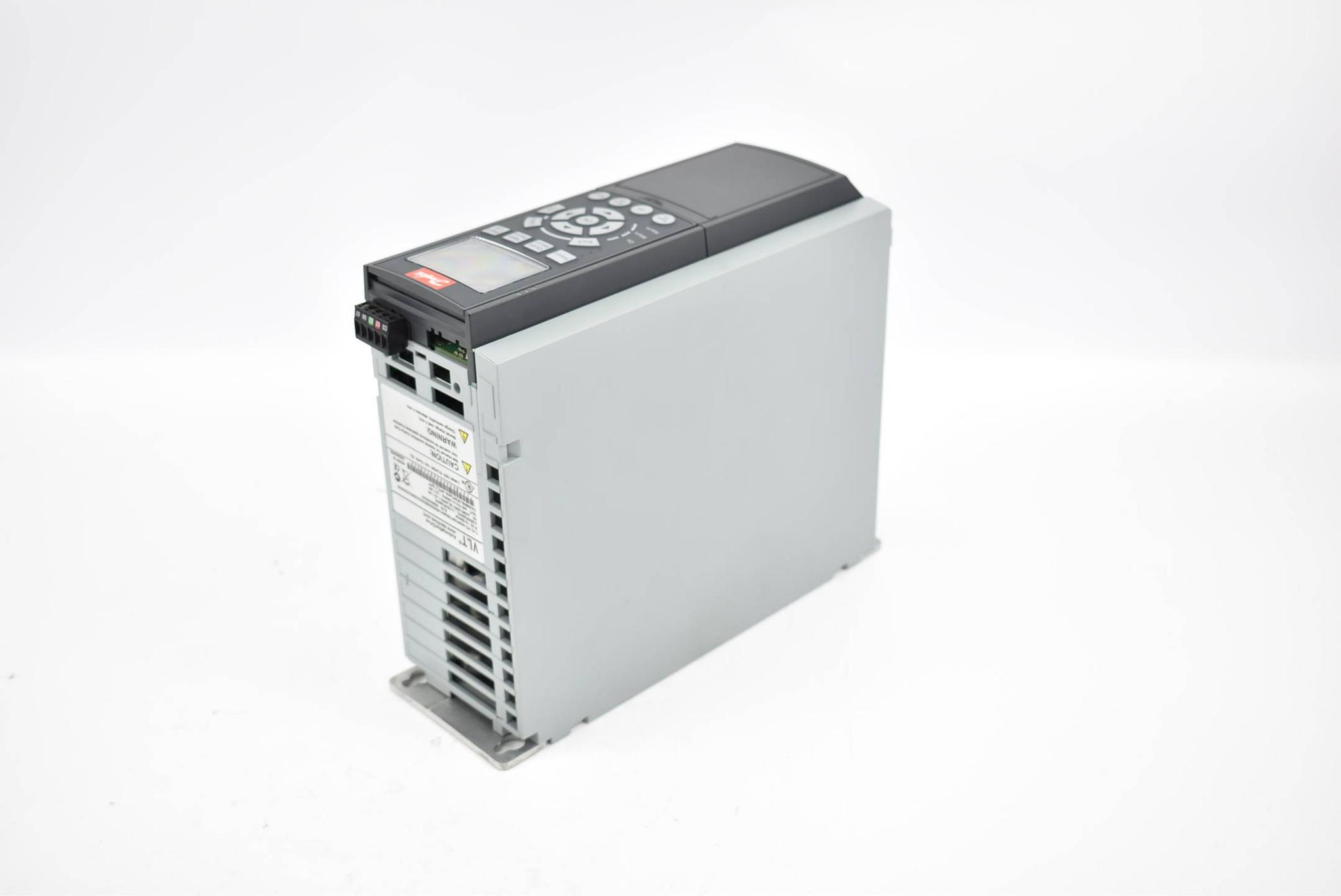 Produktfoto 2 von Danfoss VLT® Drive FC 300 FC-302PK55T5E20H1XGXXXXSXXXXAXBXCXXXXDX ( 131B0034 )