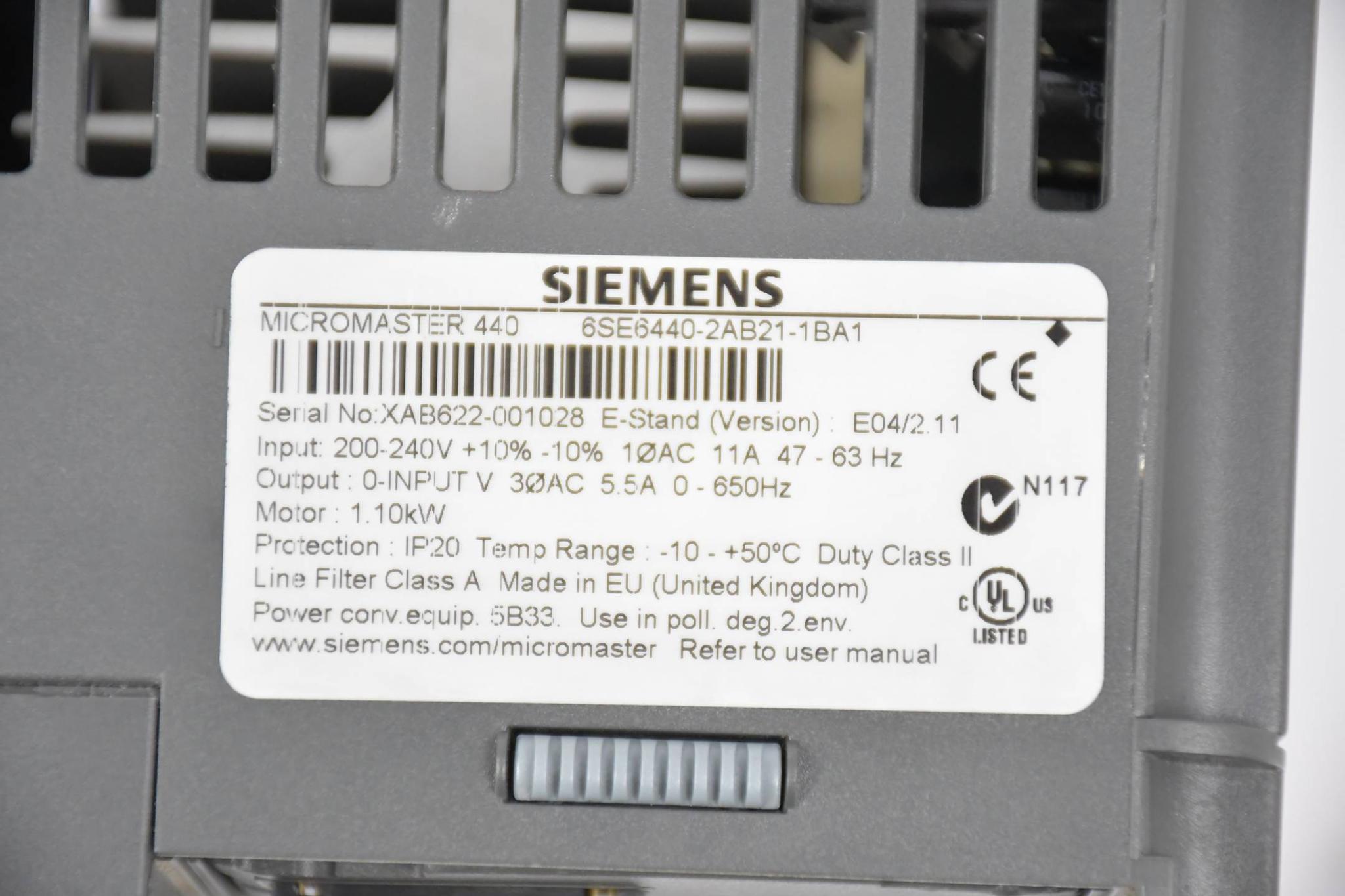 Produktfoto 3 von Siemens Micromaster 440 6SE6440-2AB21-1BA1 E E04/2.11 inkl. Kommutierungsdrossel