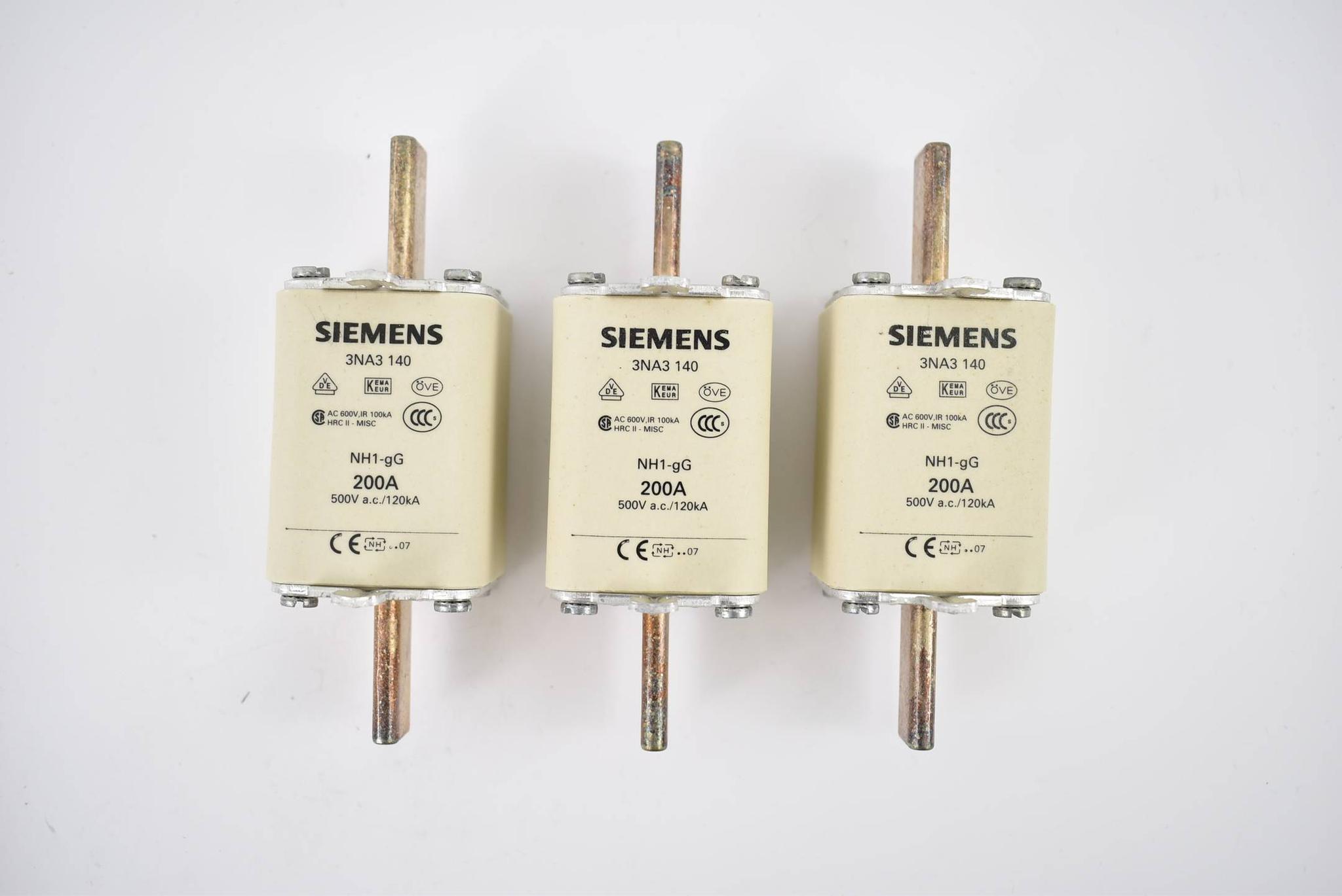 Produktfoto 1 von Siemens 3 Stück NH-Sicherungseinsatz 200A 500VAC 3NA3 140 ( 3NA3140 )